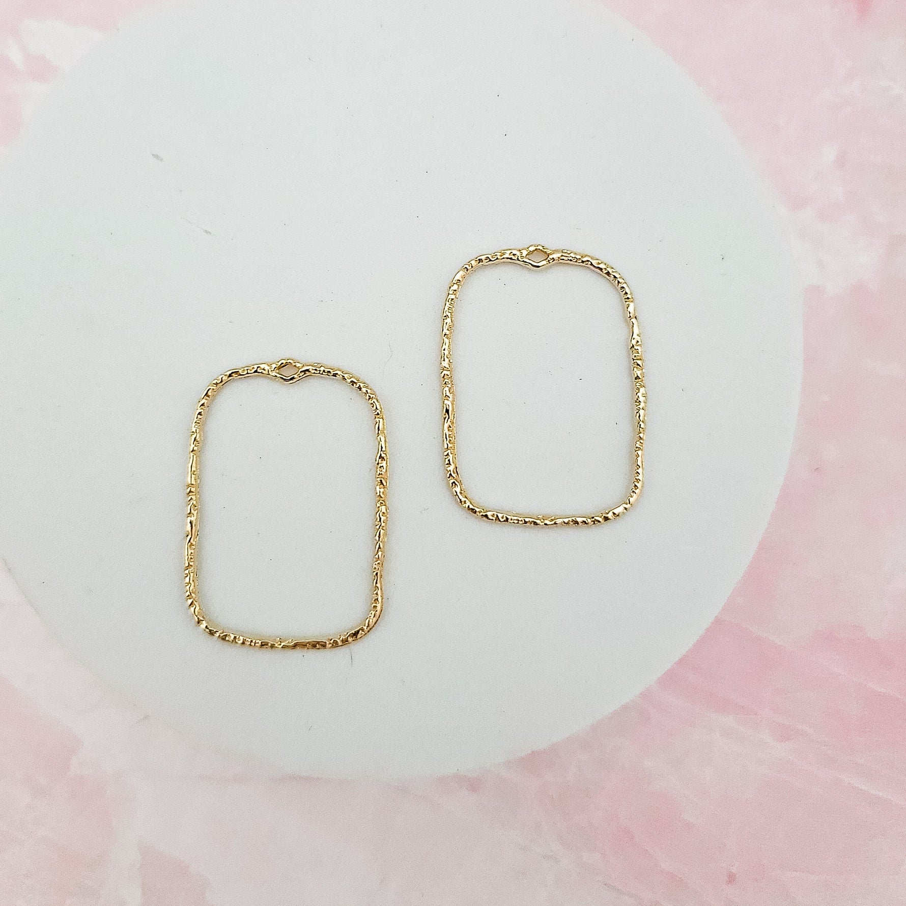 20mm Hammered Gold Rectangle Brass Charm with Hole, 10 Pieces, Charm 112 - 