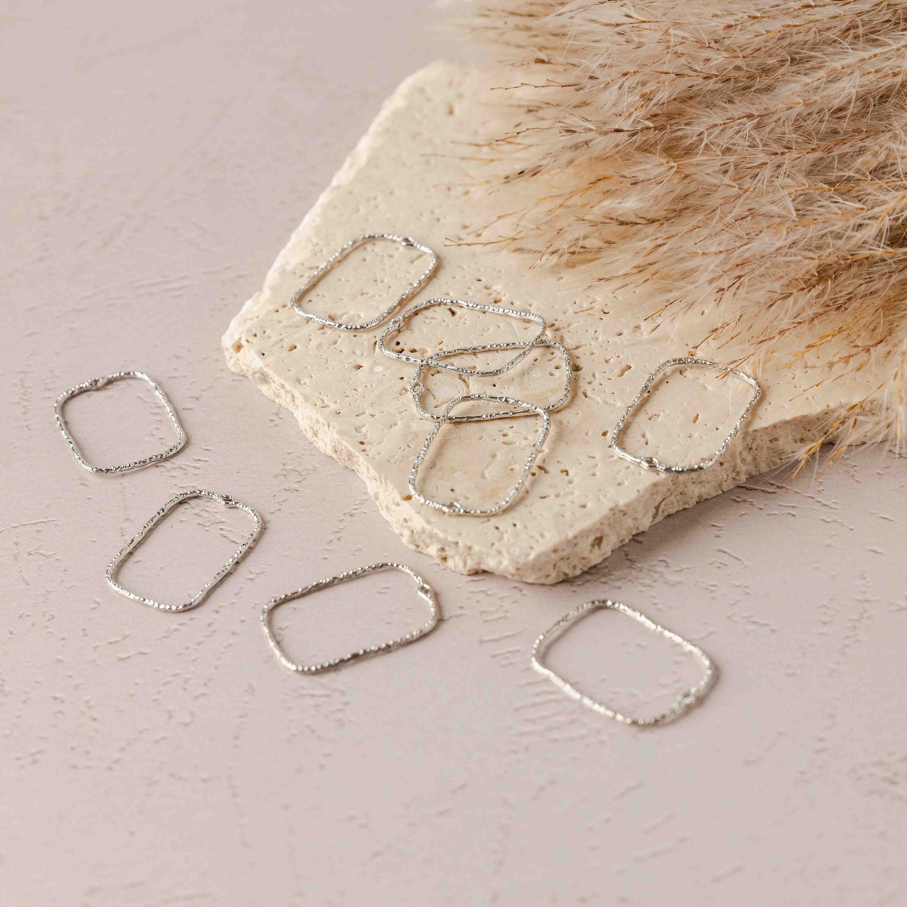 20mm Hammered Silver Rectangle Brass Charm with Hole, 10 Pieces, Charm 61 - 