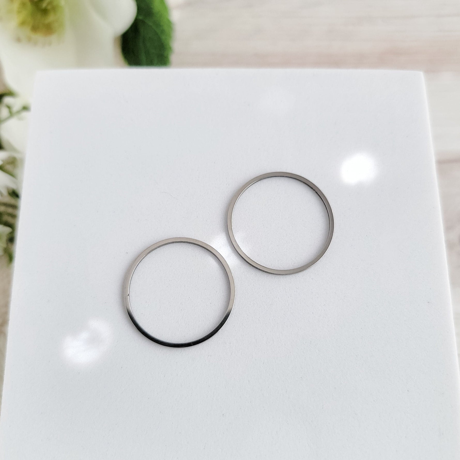 25mm Silver Stainless Steel Circle Linking Rings (Smooth), 10 Pieces, Connector 30 - 