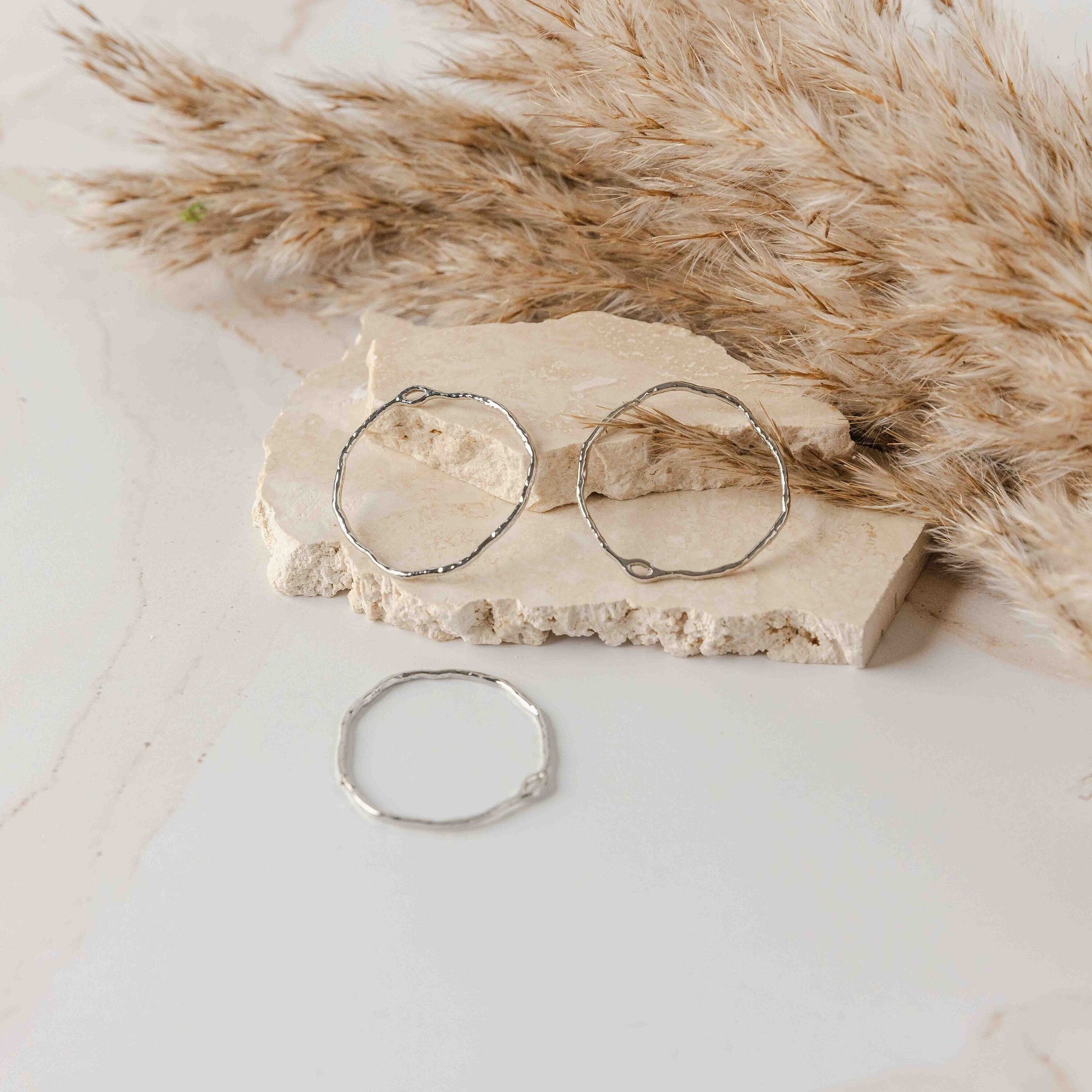 35mm Hammered Silver Circle Brass Charm with Hole, 10 Pieces, Charm 70 - 