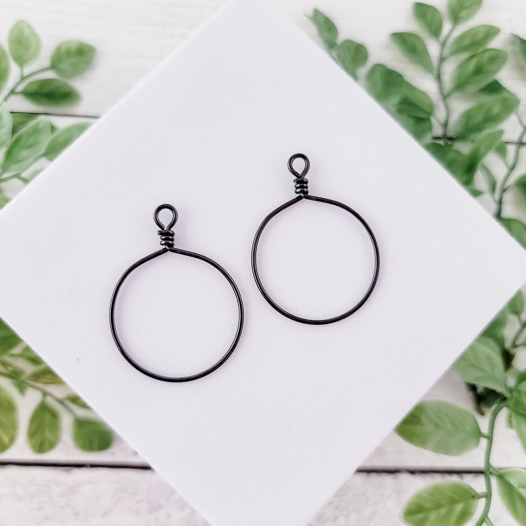 Black Stainless Steel Round Fringe Hoop, 2 Pieces, Connector 66 - 