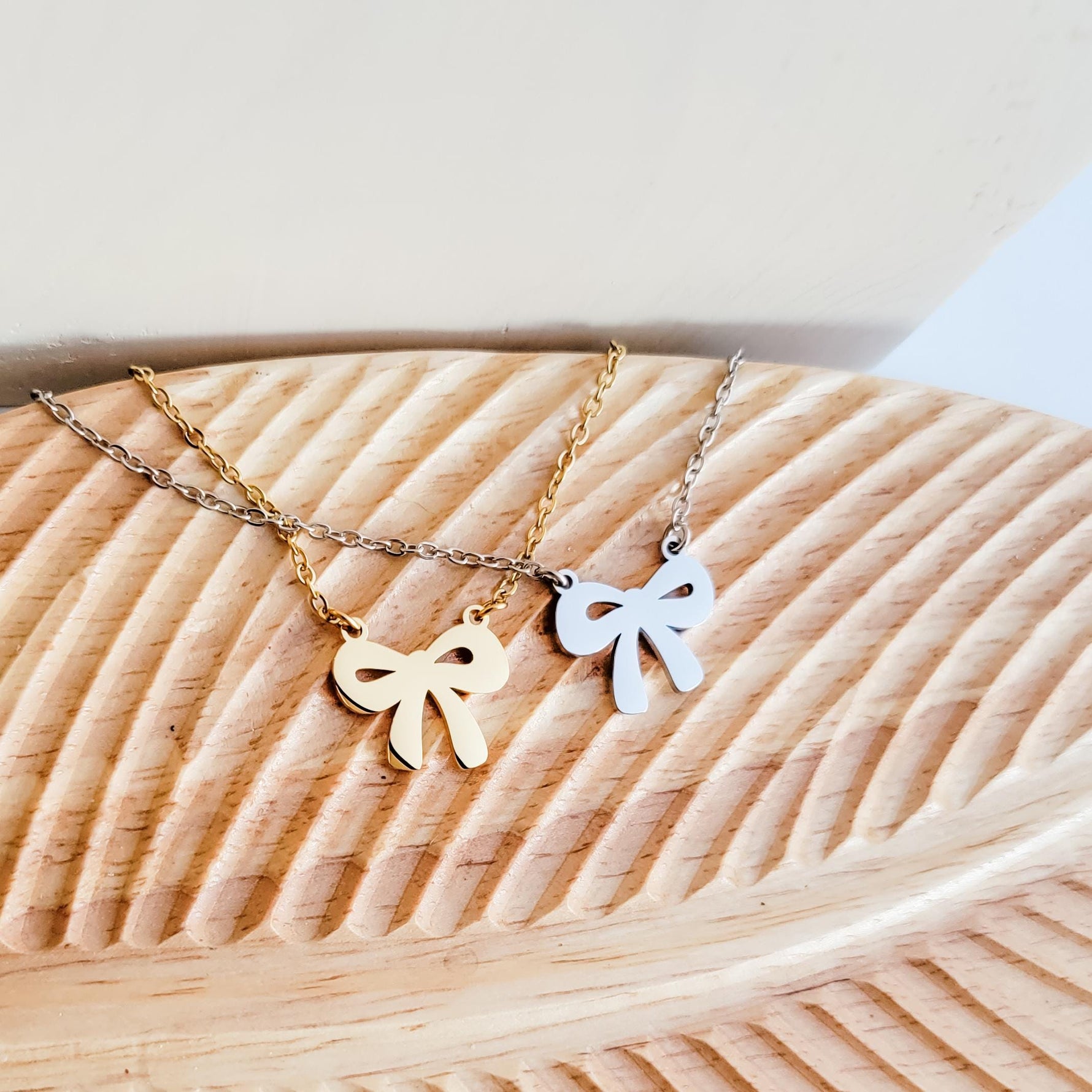 Bow Pendant Necklace (Silver or Gold), 1 Total, Metal Blank 108 - 