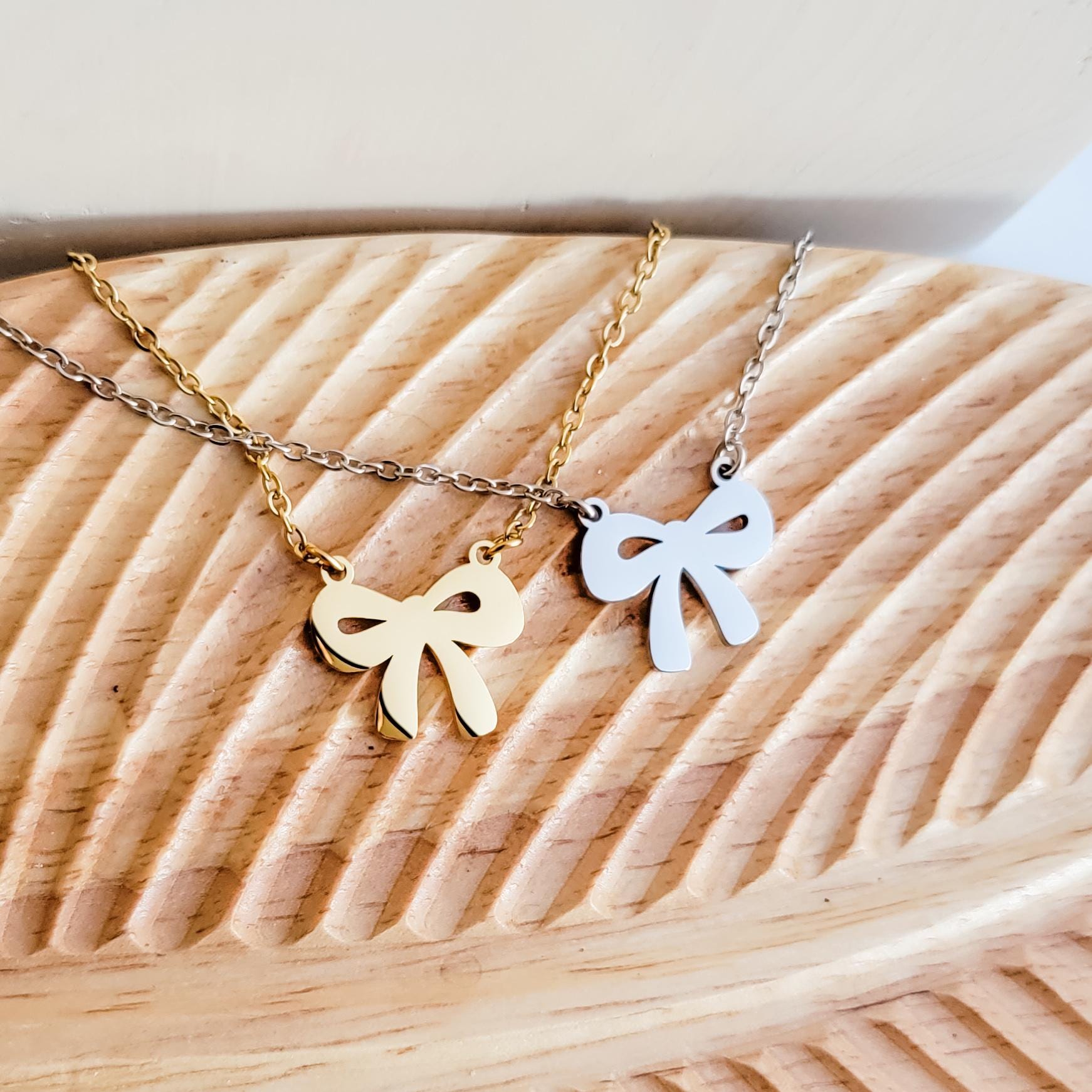 Bow Pendant Necklace (Silver or Gold), 1 Total, Metal Blank 108 - 