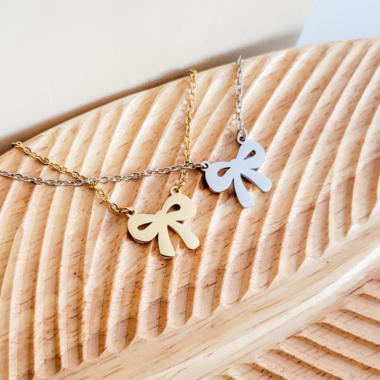 Bow Pendant Necklace (Silver or Gold), 1 Total, Metal Blank 108 - 