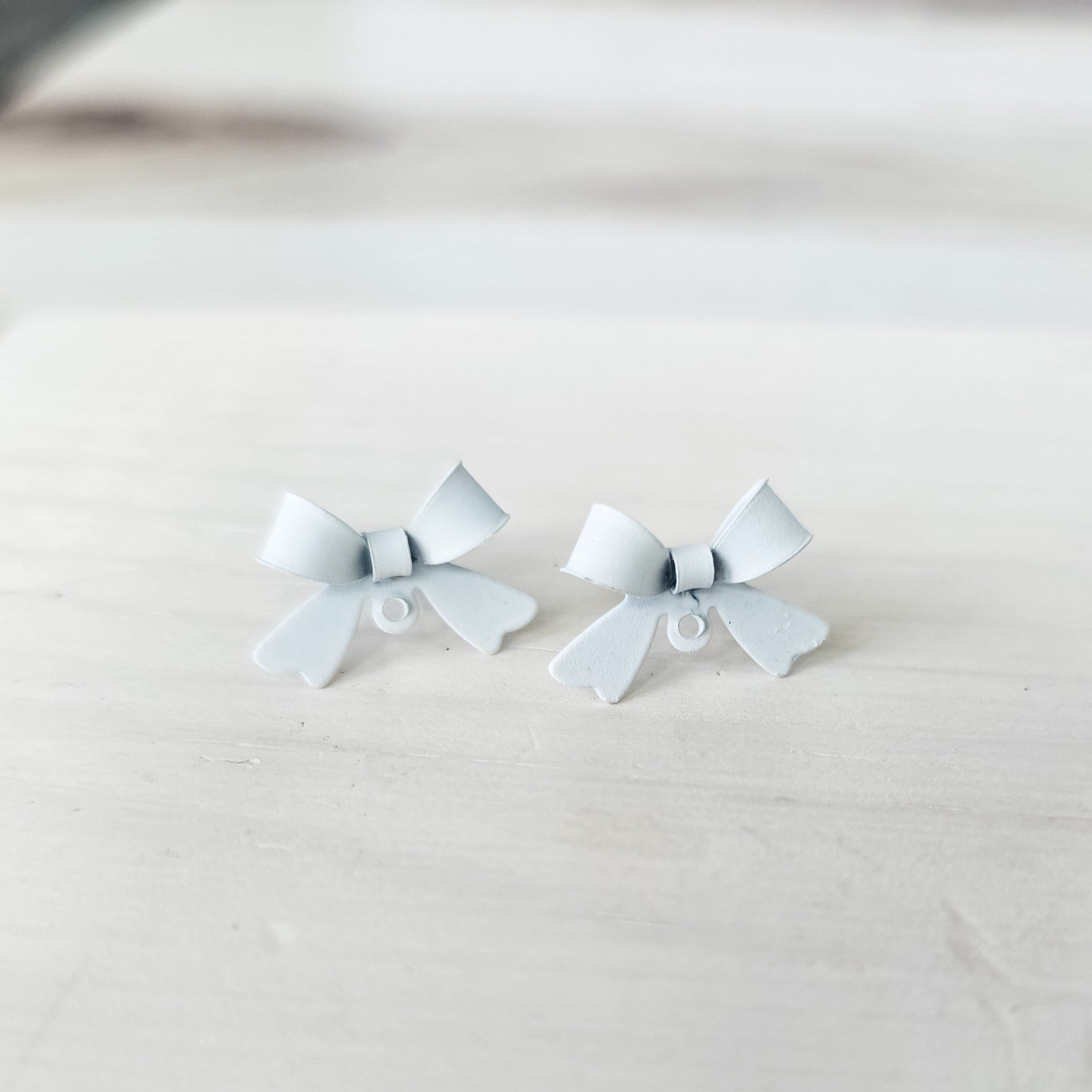 Bright White Stainless Steel Bow Stud Connector, 10 Pieces, Bow 48 - 