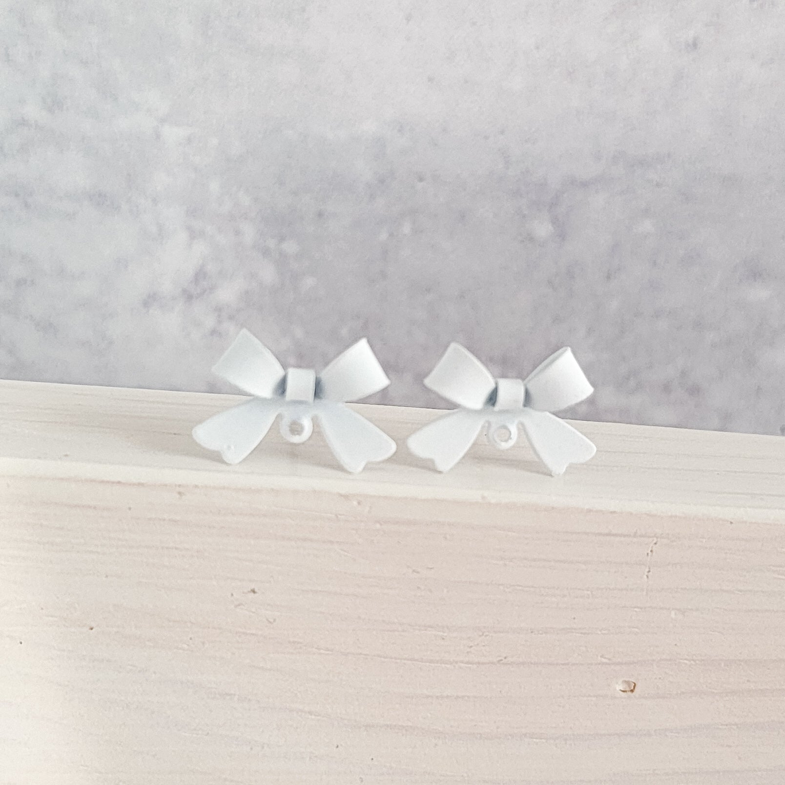 Bright White Stainless Steel Bow Stud Connector, 10 Pieces, Bow 48 - 