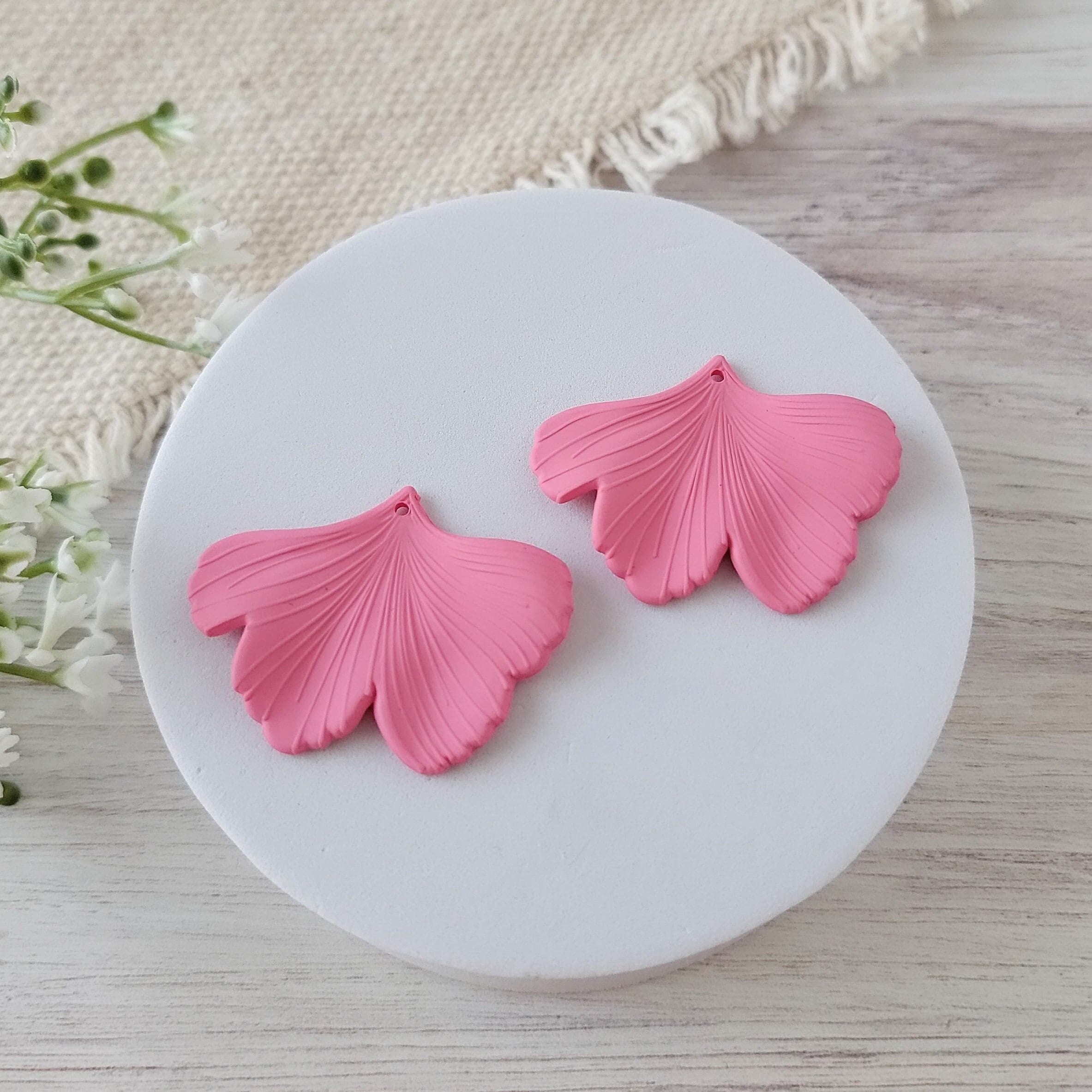 Bubblegum Pink Ginkgo Leaf Pendants, 10 Pieces, Ginkgo 10 - 