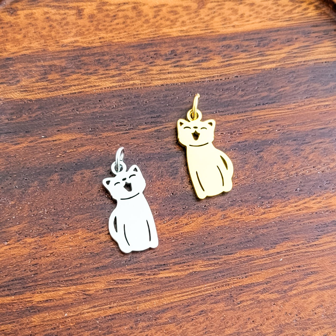 Cat Charms with Attached Jump Rings (Silver or Gold), 5 Total, Metal Blank 149 - 