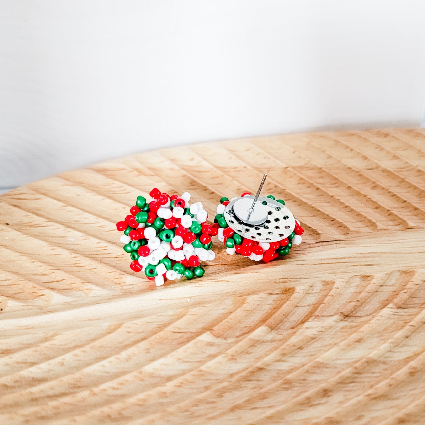 Christmas Mix 15mm Small Seed Bead Topper, 1 Pair, Seed Bead 85 - 