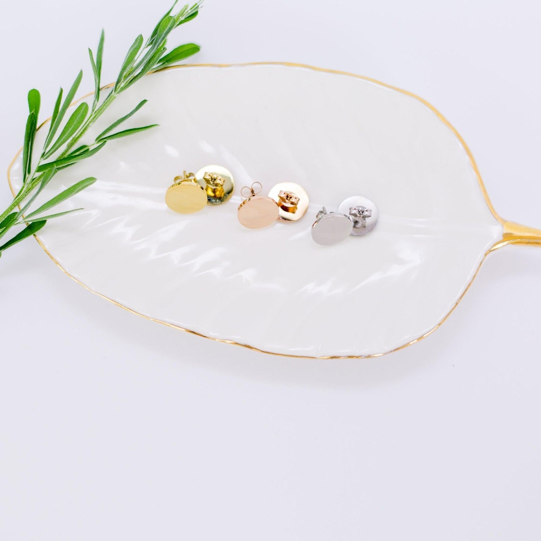 Circle Studs (Choose Silver, Gold, or Rose Gold), 1 Pair Total, Metal Blank 39 - 