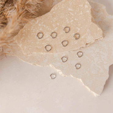 Classic Silver 8mm Round Stainless Steel Closed (Unsoldered) Jump Rings (18g), 100 Pieces, Jump Ring 25 - 