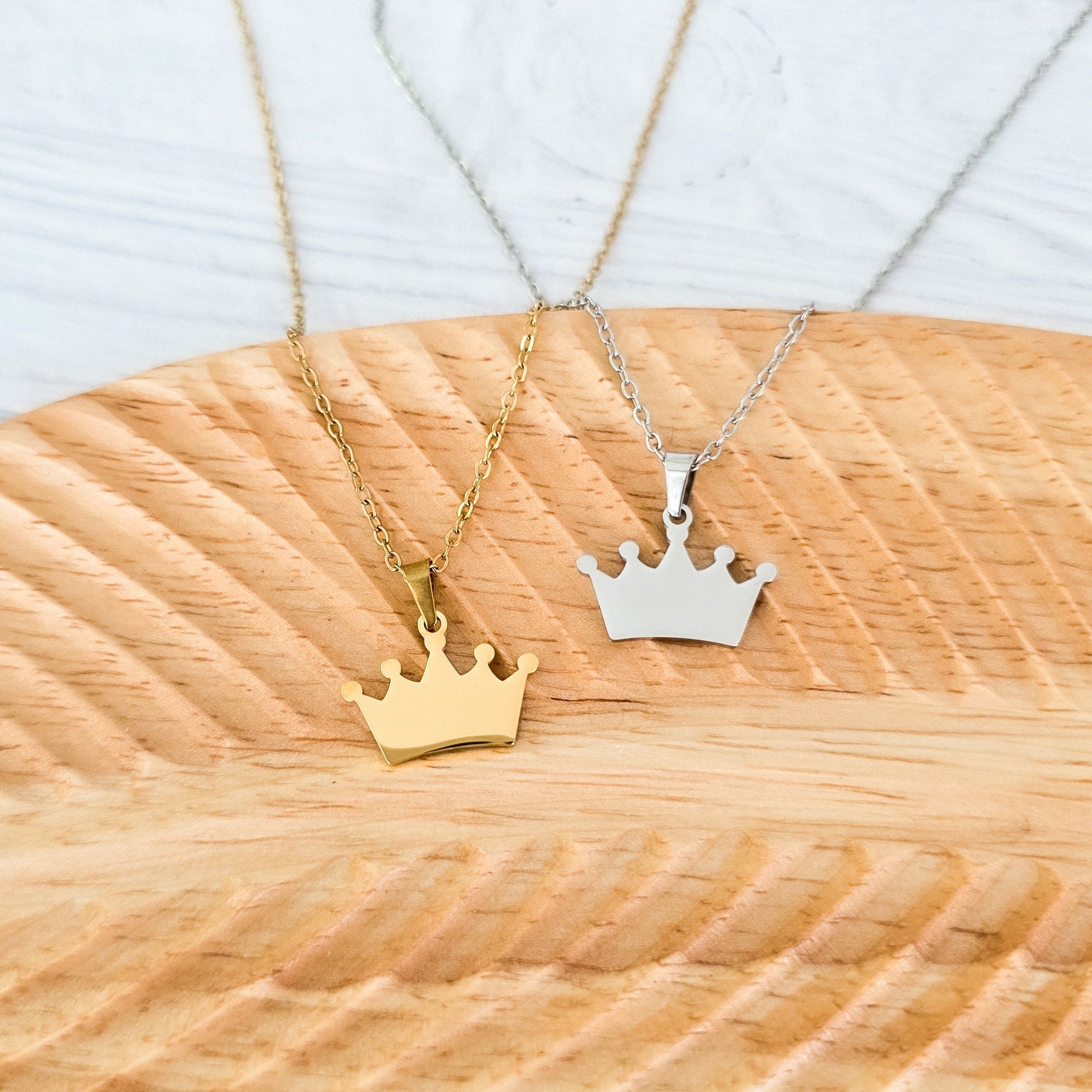 Crown Pendant Necklace (Silver or Gold), 1 Total, Metal Blank 195 - 