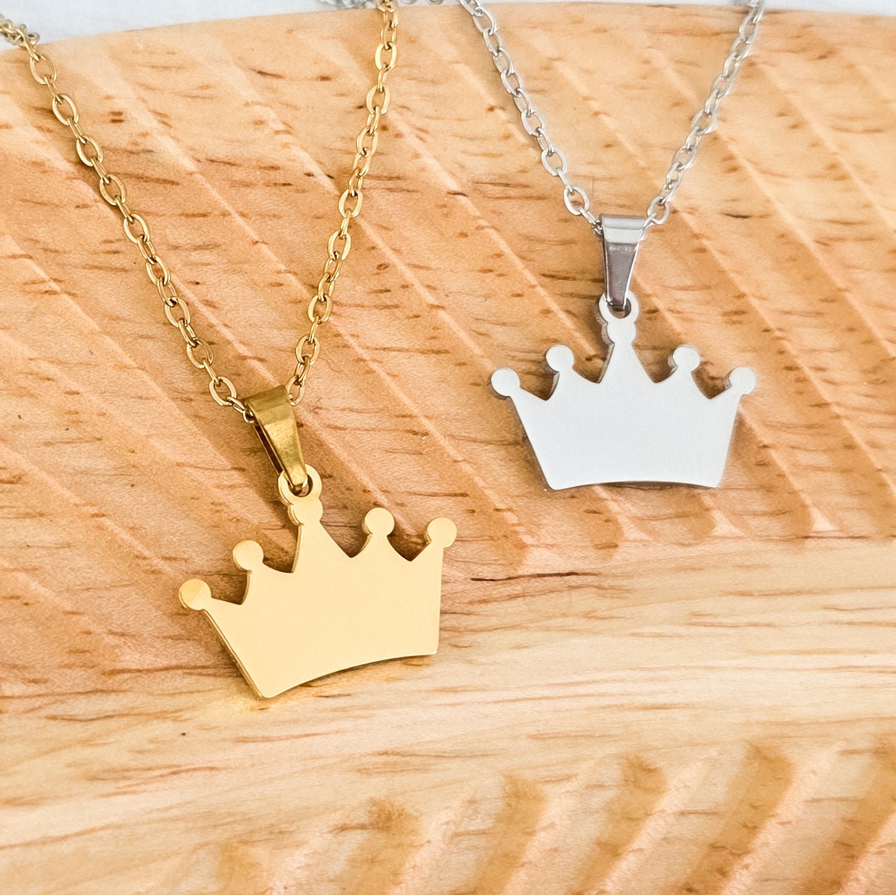 Crown Pendant Necklace (Silver or Gold), 1 Total, Metal Blank 195 - 