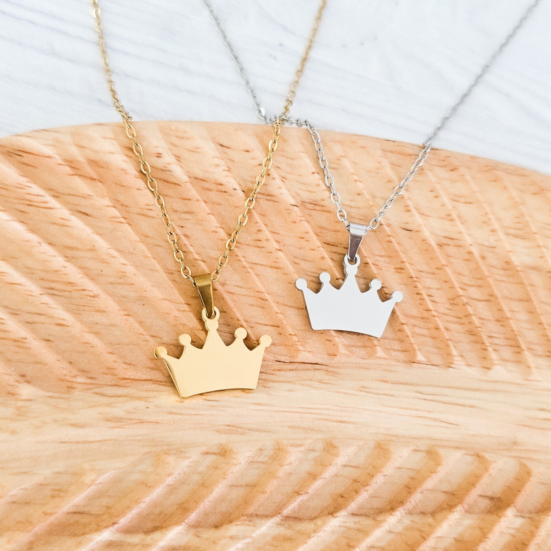 Crown Pendant Necklace (Silver or Gold), 1 Total, Metal Blank 195 - 