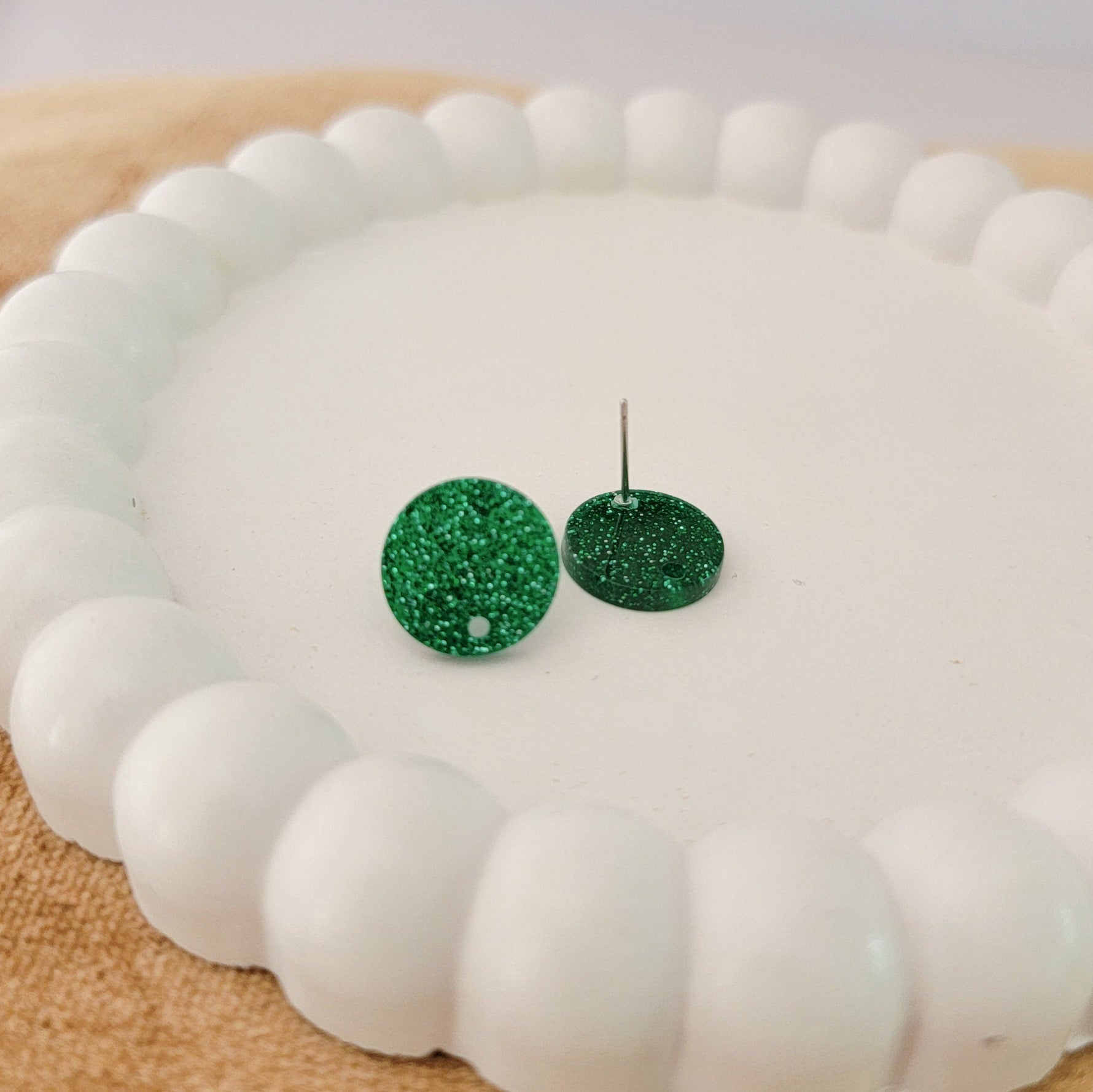Glitter Emerald Green Acrylic Circle Stud Earring (14mm), 10 Pieces, Acrylic Stud 46 - 