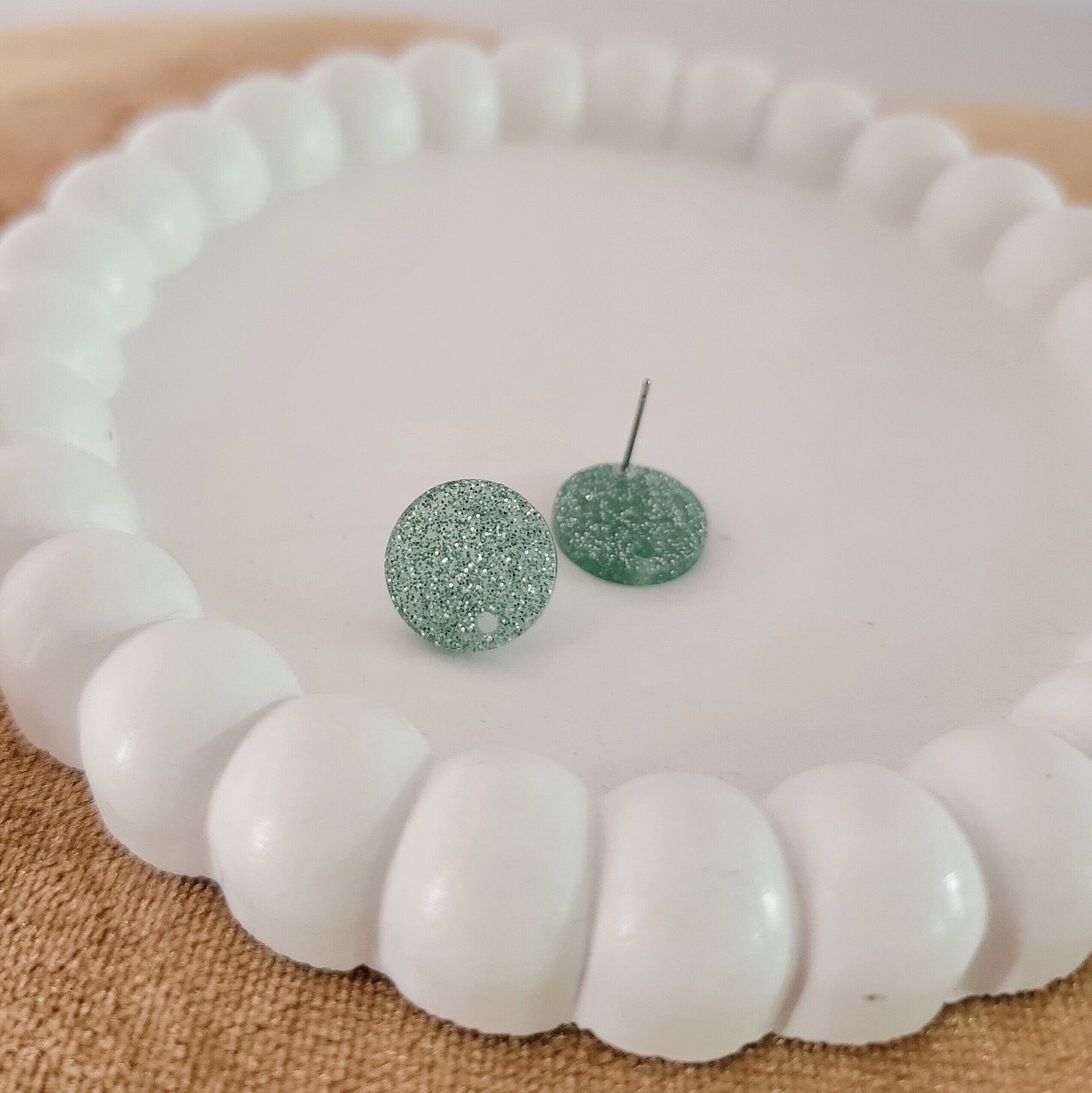 Glitter Evergreen Acrylic Circle Stud Earring (14mm), 10 Pieces, Acrylic Stud 49 - 