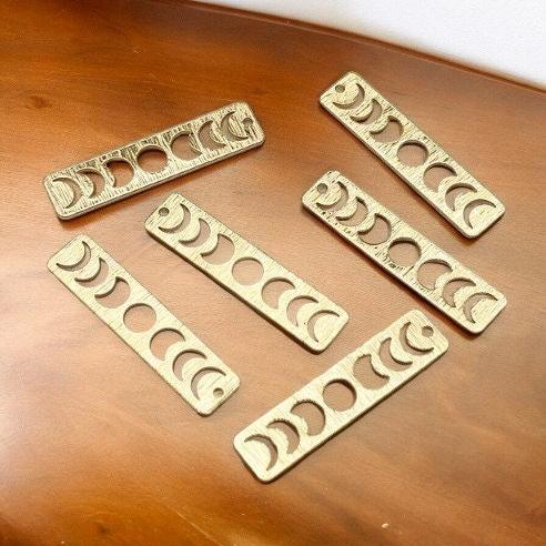 Gold Brass Moon Phase Pendant, 10 Pieces, Charm 94 - 