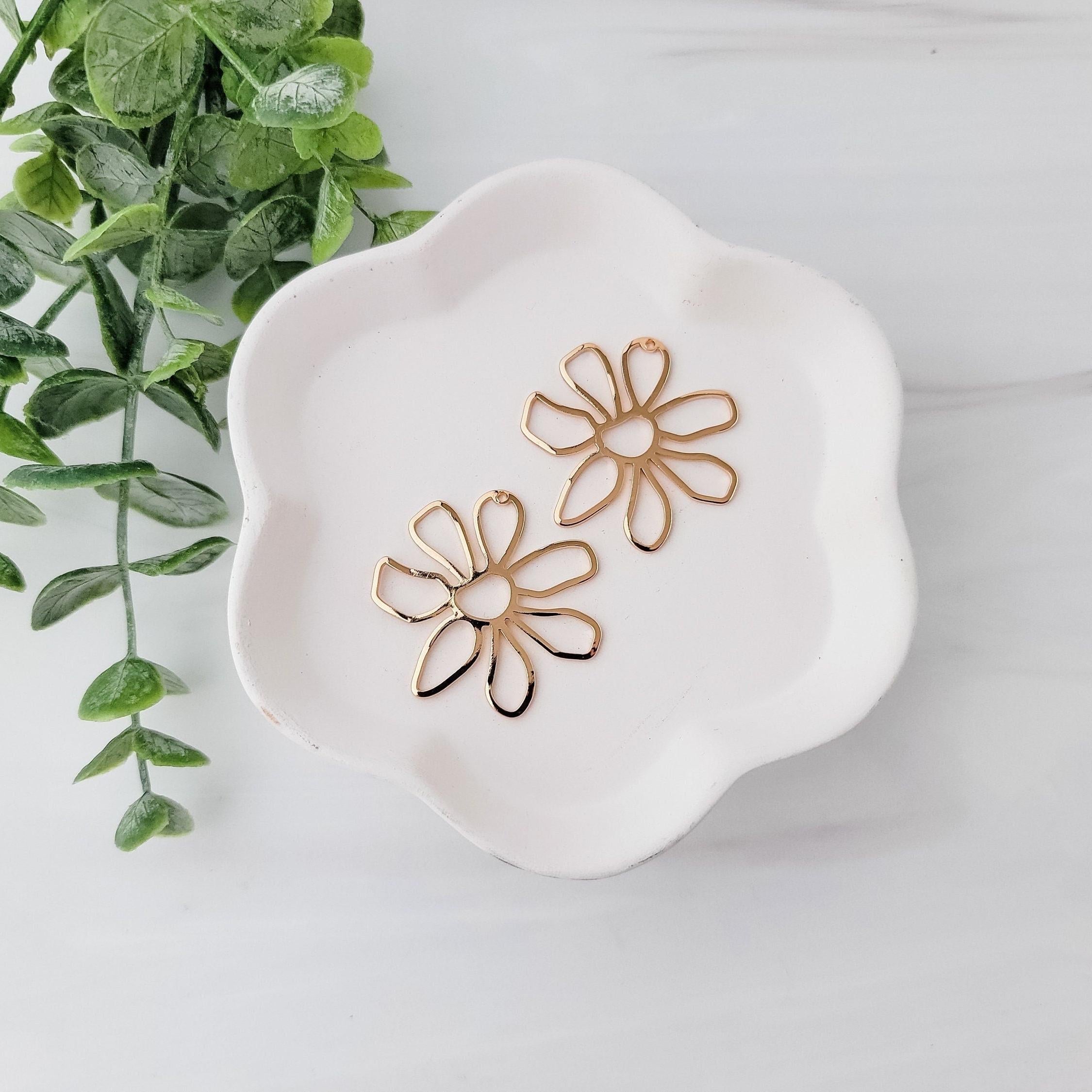 Gold Daisy 1 - Hole Brass Charms, 10 Pieces, Charm 110 - 