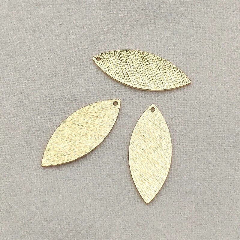 Gold Petal Charms (Brushed Brass), 10 Pieces, Charm 89 - 