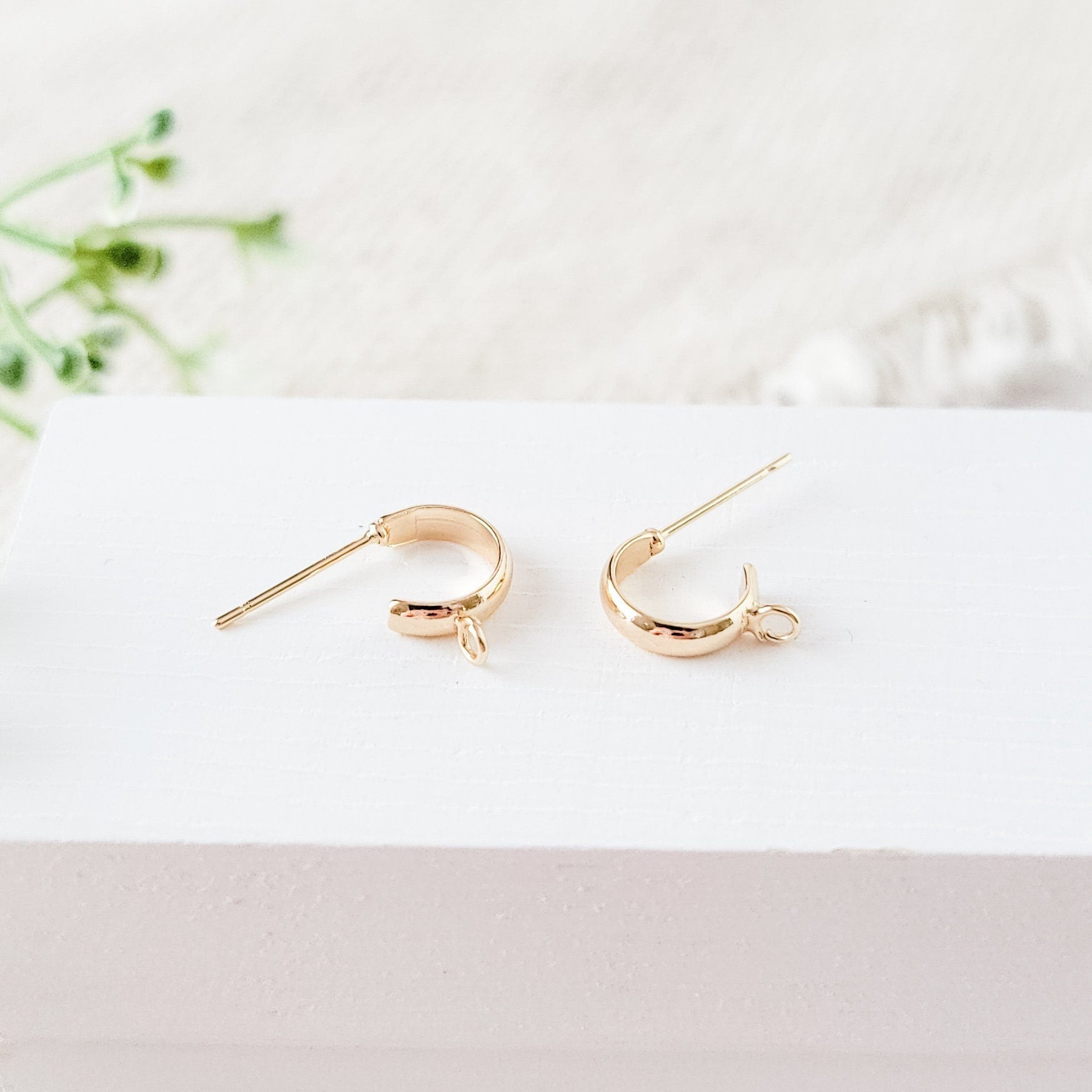 Gold Petite Half Hoop with Perpendicular Loop, 10 Pieces. Hoop 40 - 