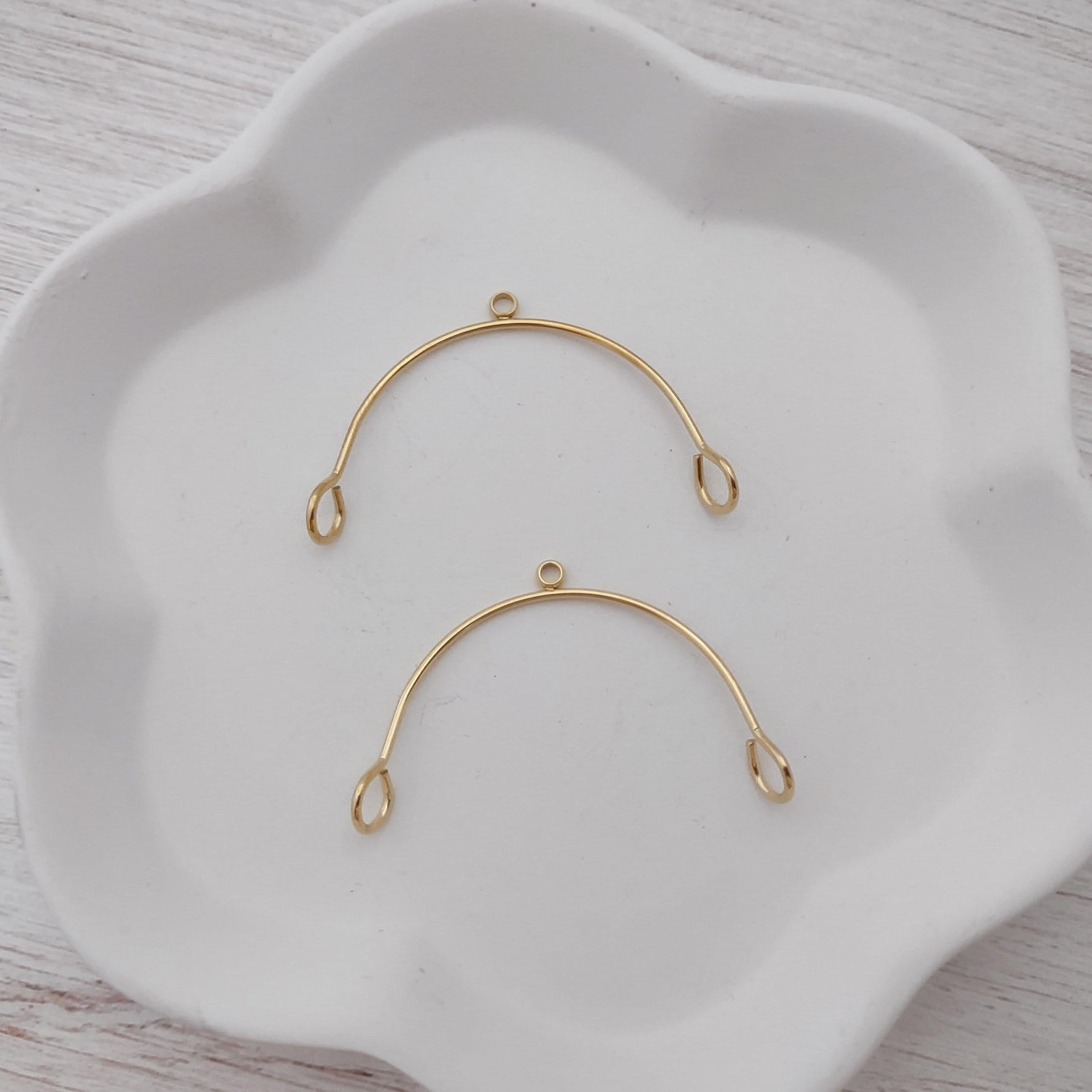 Gold Stainless Steel Medium Arches, 10 Pieces, Connector 83 - 