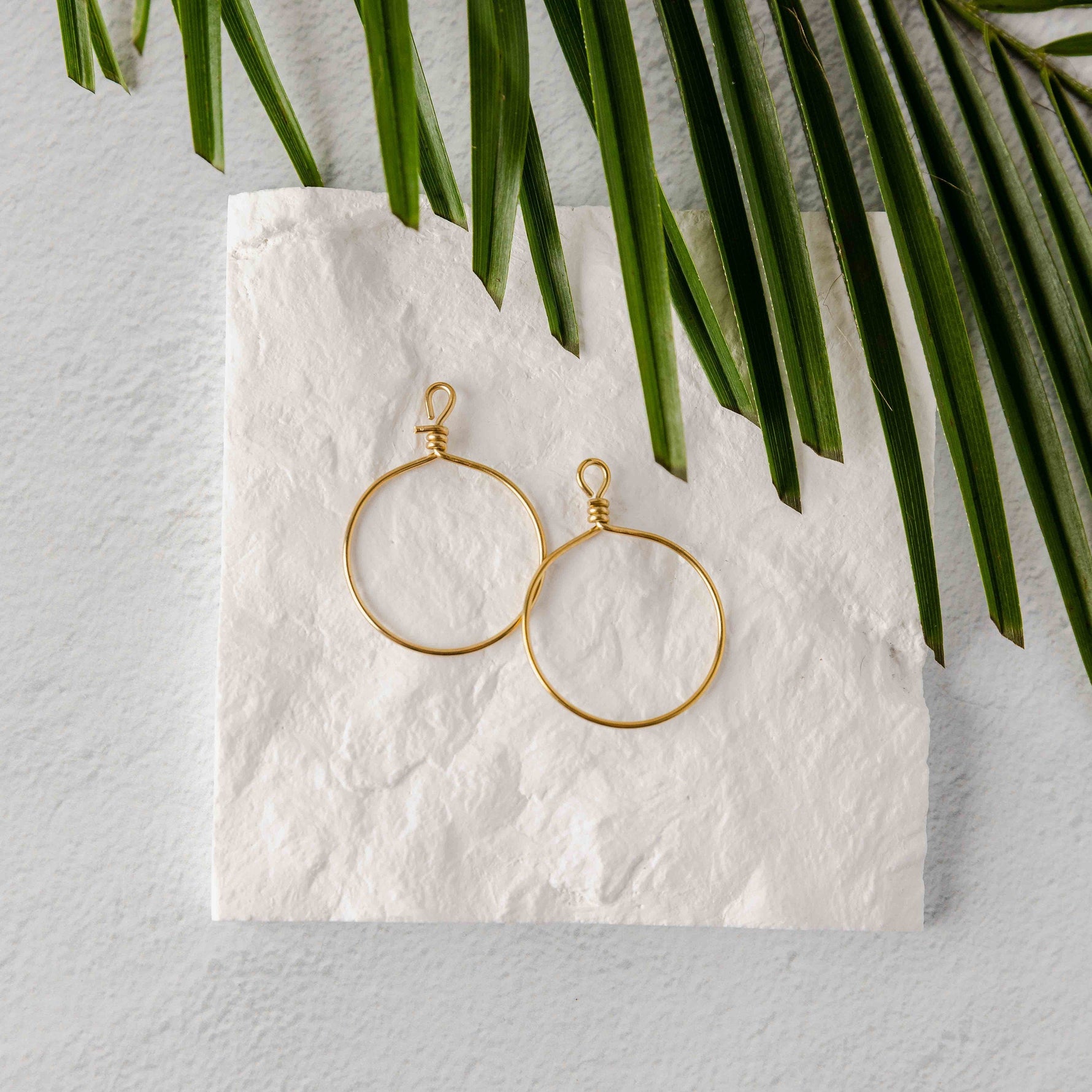 Gold Stainless Steel Round Fringe Hoop, 2 Pieces, Connector 69 - 