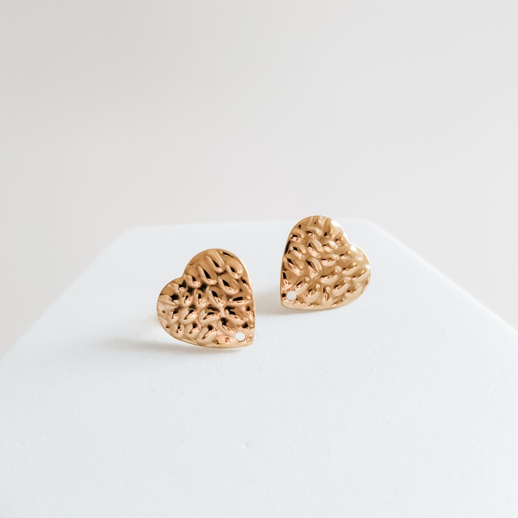 Hammered Gold Heart Stud Findings with Holes, 10 Pieces - 