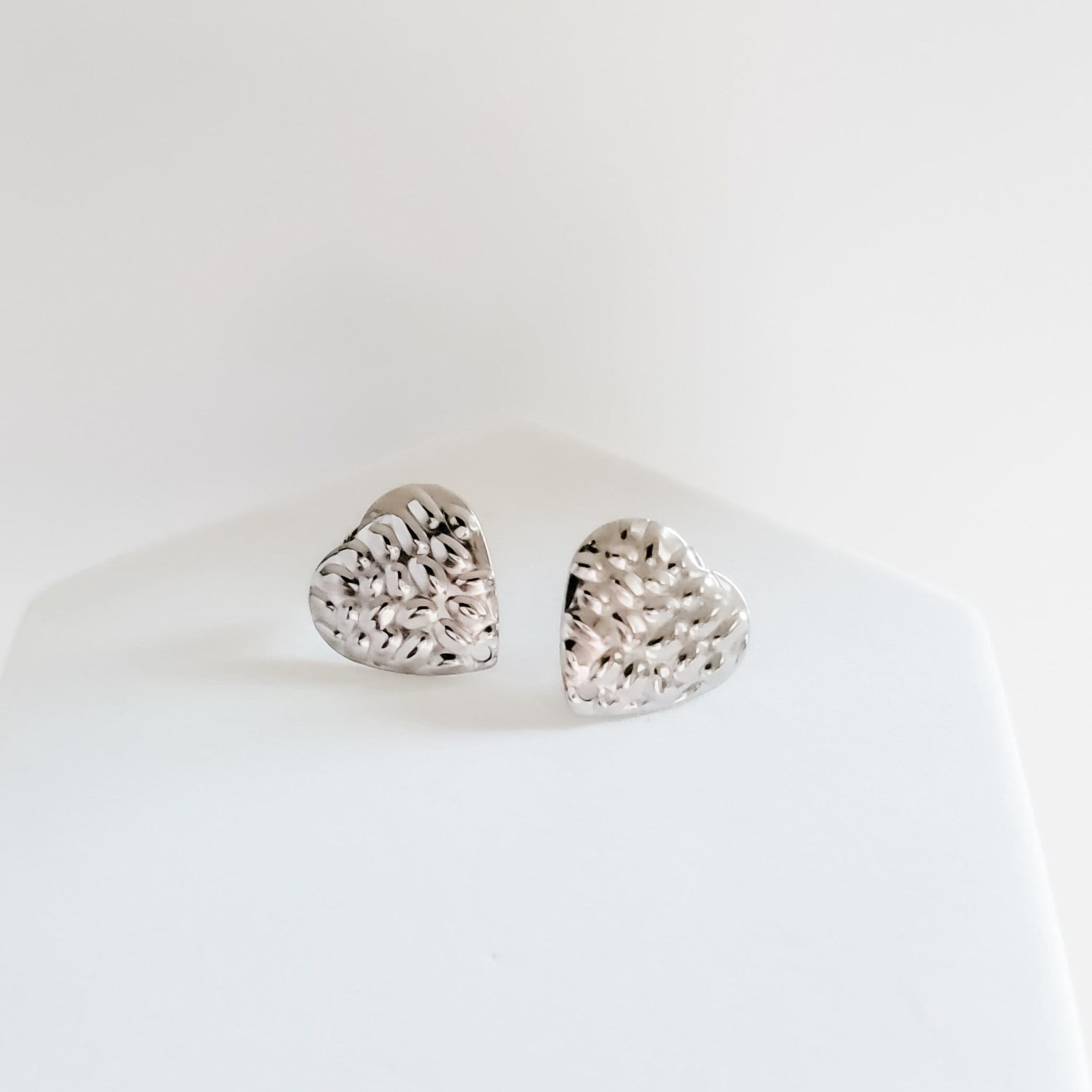 Hammered Silver Heart Stud Findings with Holes, 10 Pieces - 