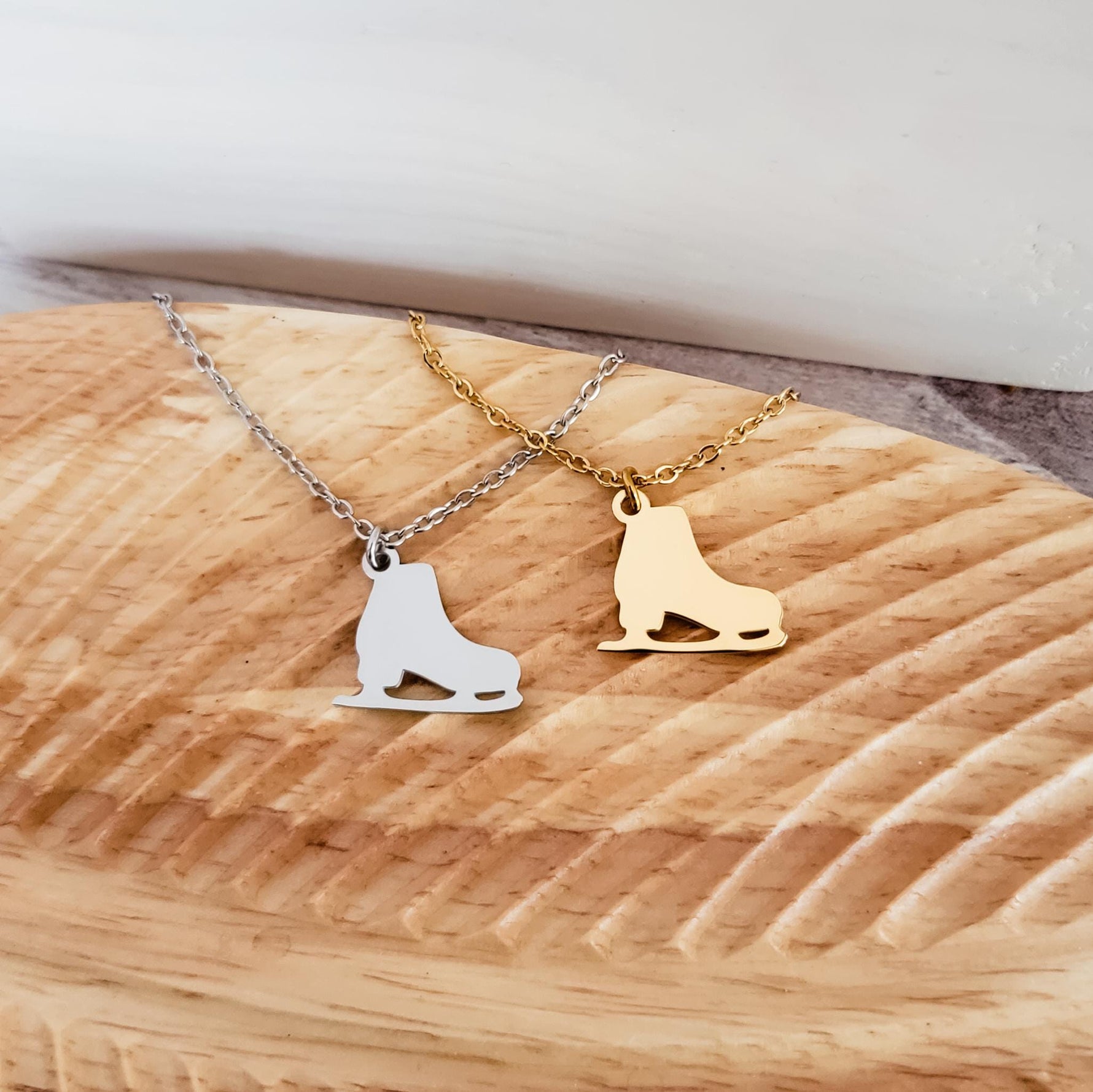 Ice Skate Necklace (Silver or Gold), 1 Total, Metal Blank 115 - 