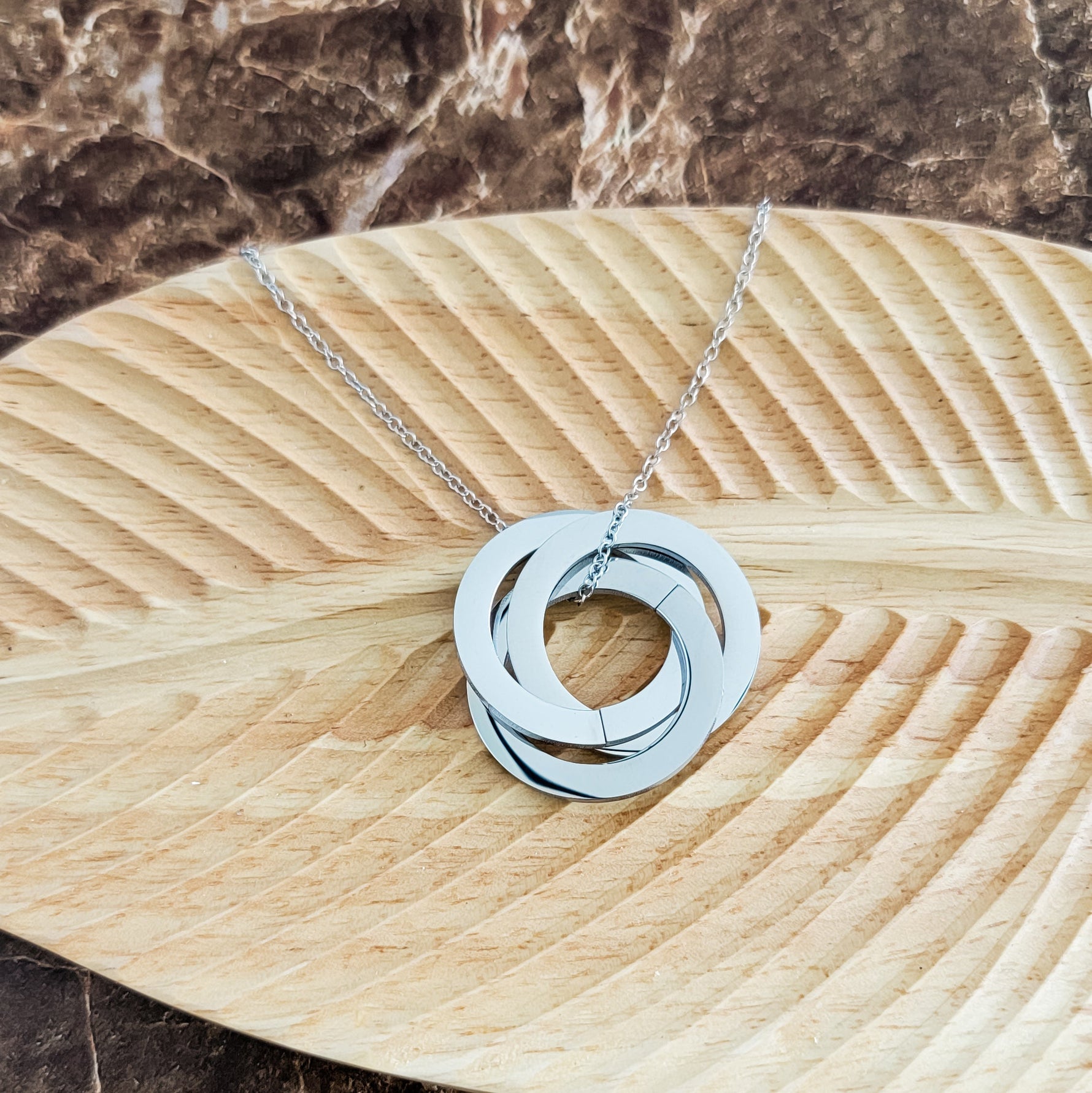 Interlocking Circle Trio Necklace (Silver), 1 Necklace Total, Metal Blank 143 - 