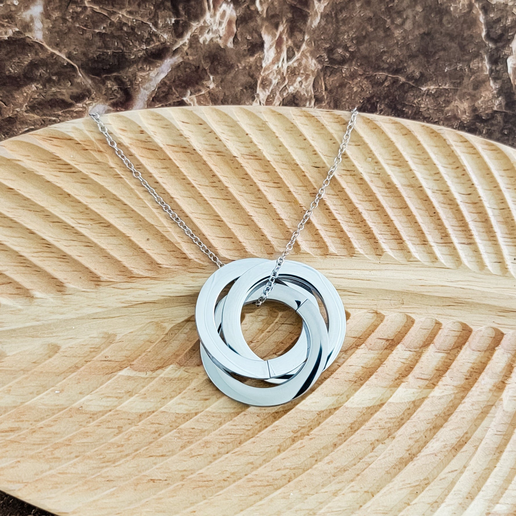 Interlocking Circle Trio Necklace (Silver), 1 Necklace Total, Metal Blank 143 - 