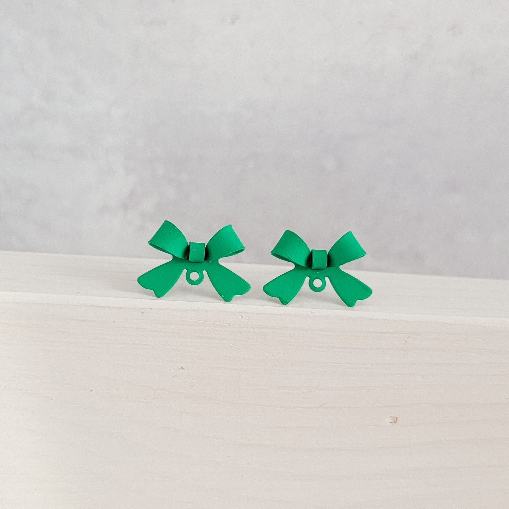 Kelly Green Stainless Steel Bow Stud Connector, 10 Pieces, Bow 53 - 