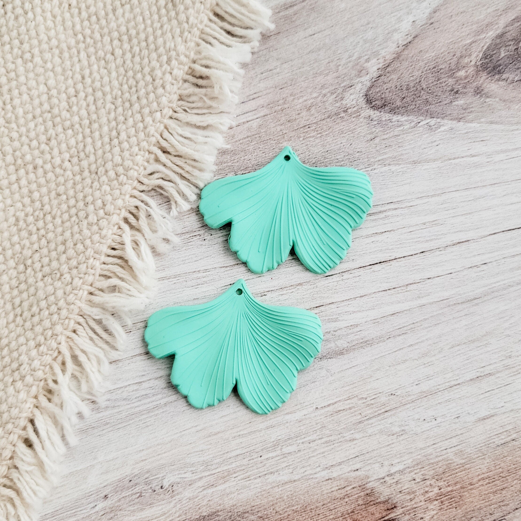 Mint Ginkgo Leaf Pendants, 10 Pieces, Ginkgo 20 - 