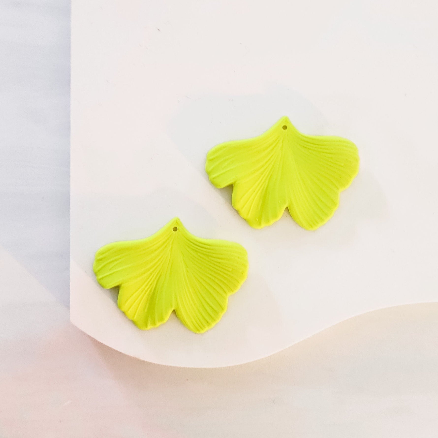 Neon Yellow Ginkgo Leaf Pendants, 10 Pieces, Ginkgo 25 - 