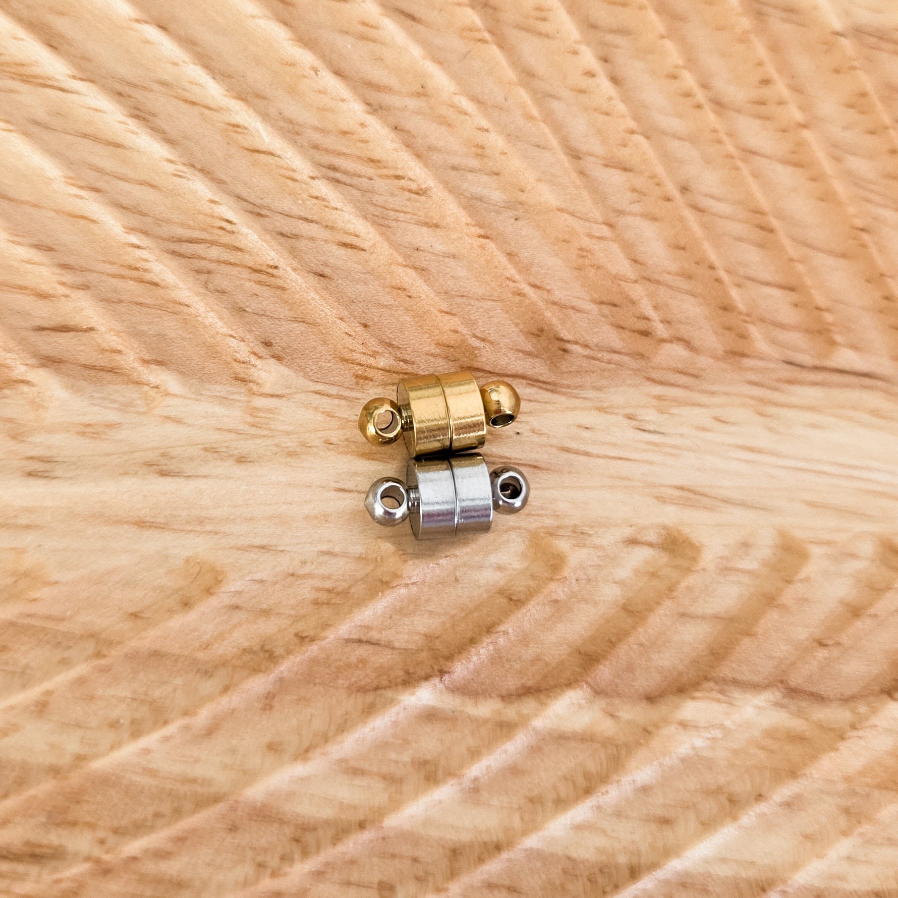 New Premium Cylinder Magnetic Closure Findings (Silver or Gold), 5 Sets, Chain 22 - 