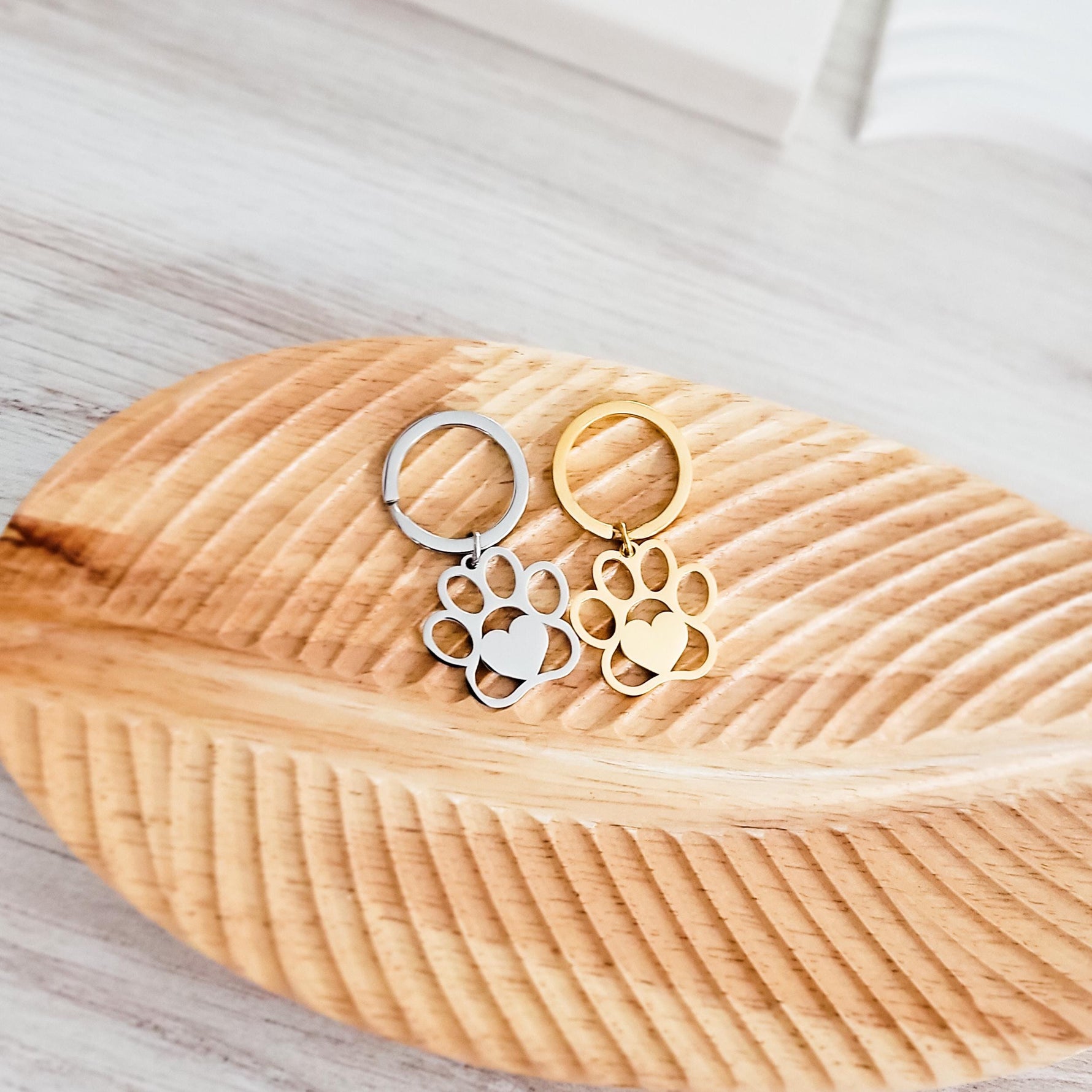 Paw Print Keychain (Silver or Gold), 1 Piece Total, Metal Blank 85 - 