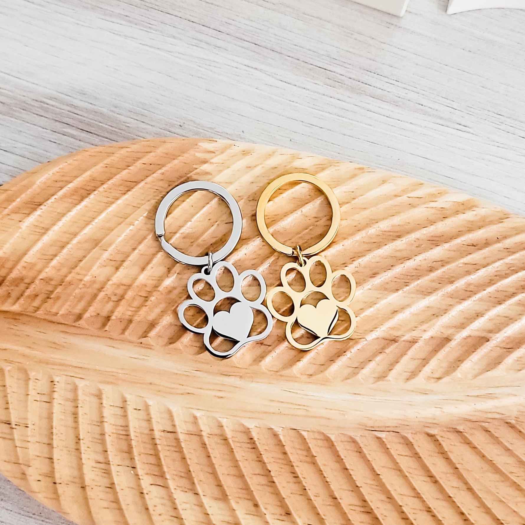 Paw Print Keychain (Silver or Gold), 1 Piece Total, Metal Blank 85 - 