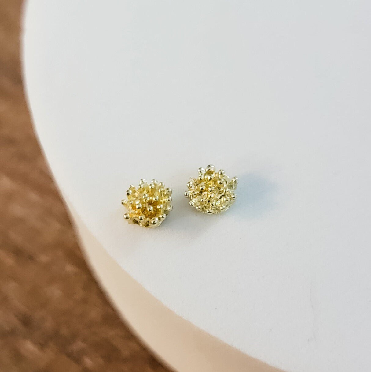 Petite Gold Brass Flower Center (6mm Stamen, No Hole), 10 Pieces, Charm 59 - 