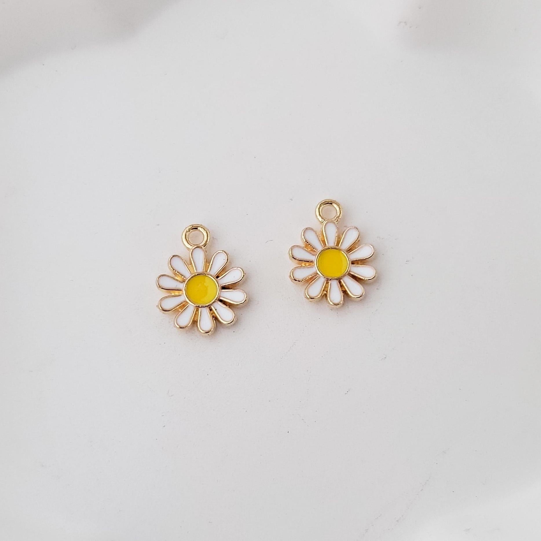 Petite White/Yellow Daisy Gold - Plated Enamel Charms, 10 Pieces, Charm 13 - 