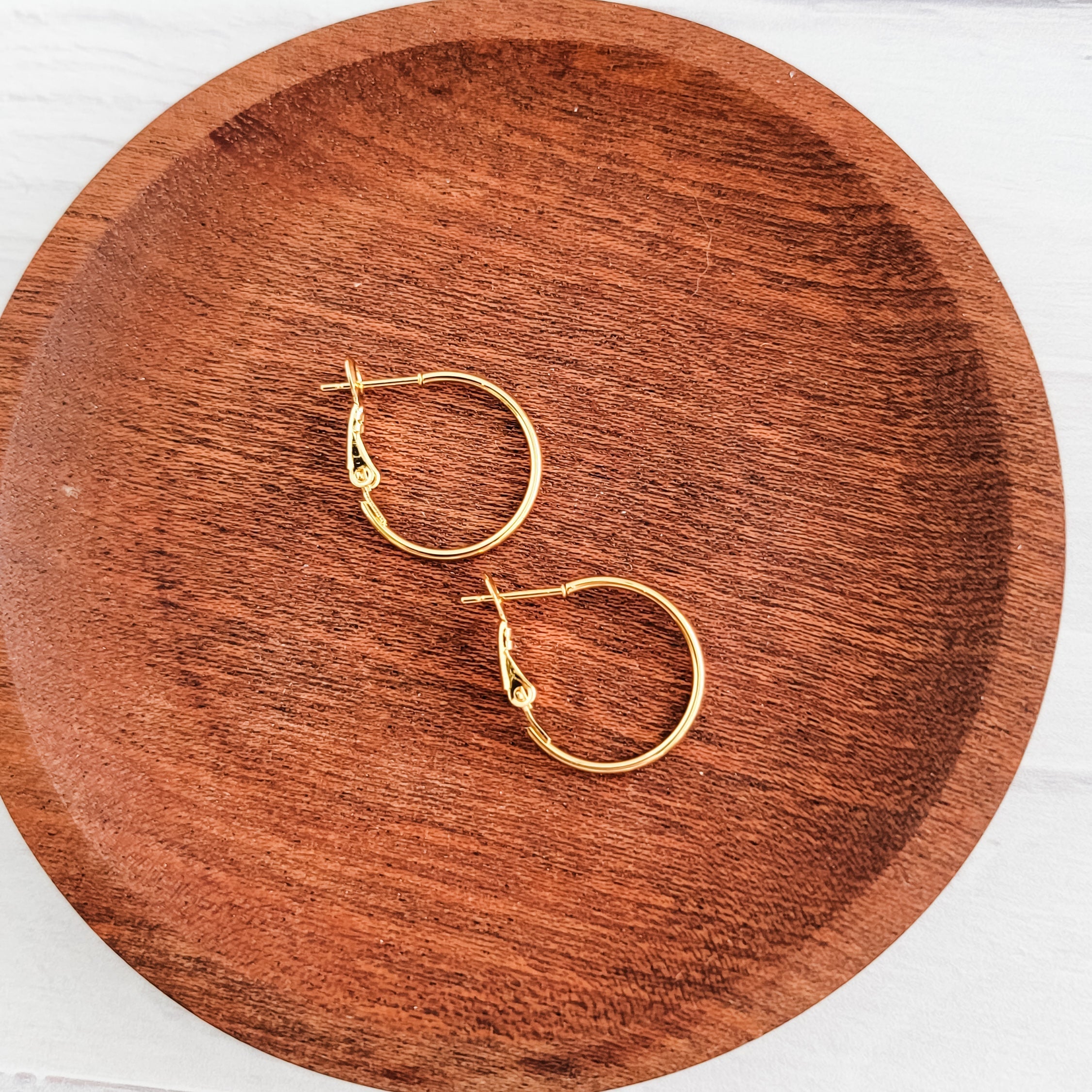 Premium Gold 20mm Leverback Stainless Steel Hoop (1.2mm Wide), 10 Pieces, Hoop 1 - 