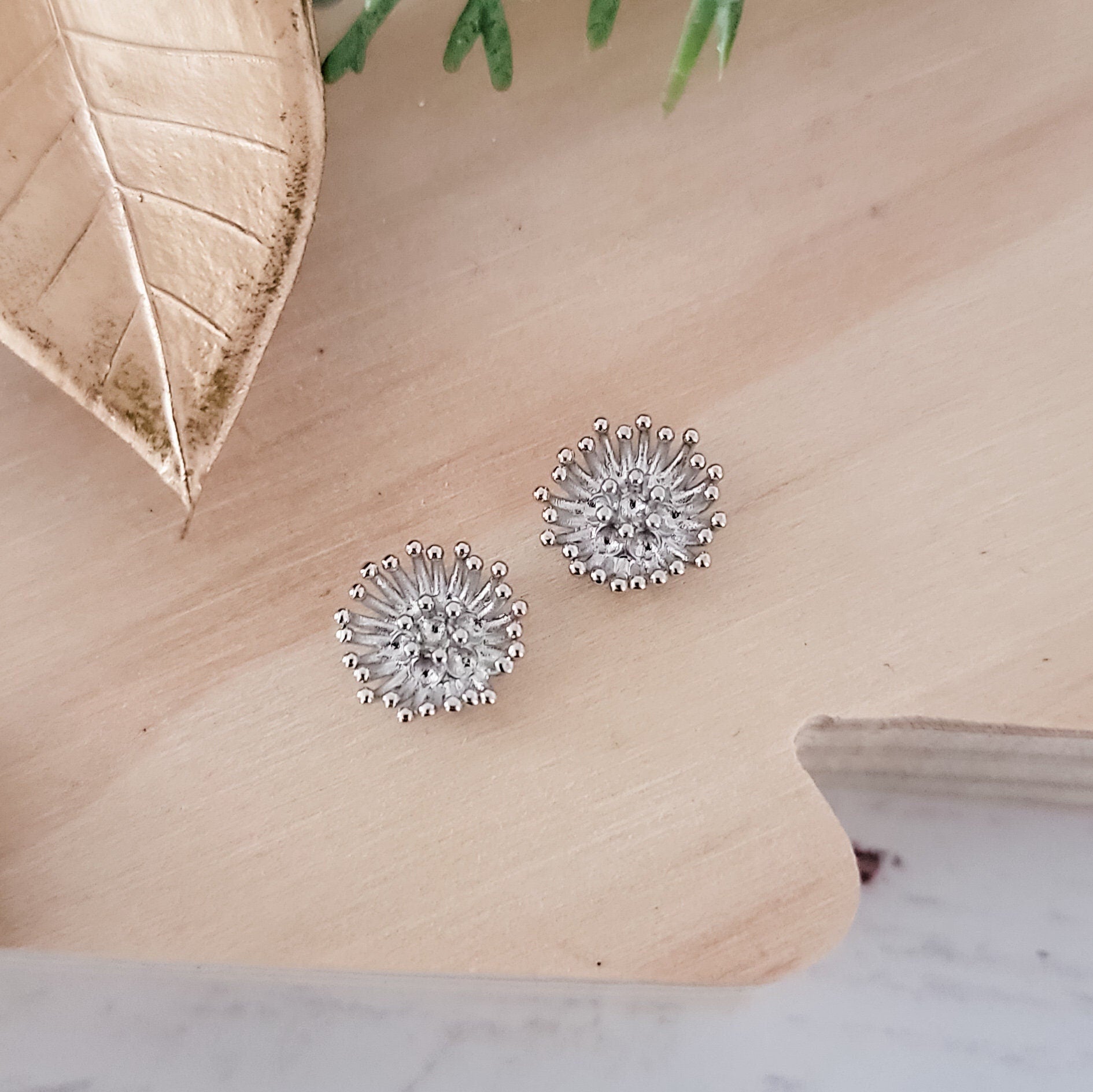 Regular Silver Brass Flower Center (12mm Stamen, No Hole), 10 Pieces, Charm 58 - 