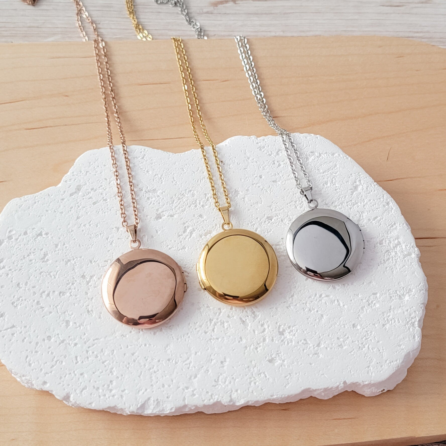 Round Locket Necklace (Silver, Gold, or Rose Gold), 1 Total, Metal Blank 10 - 