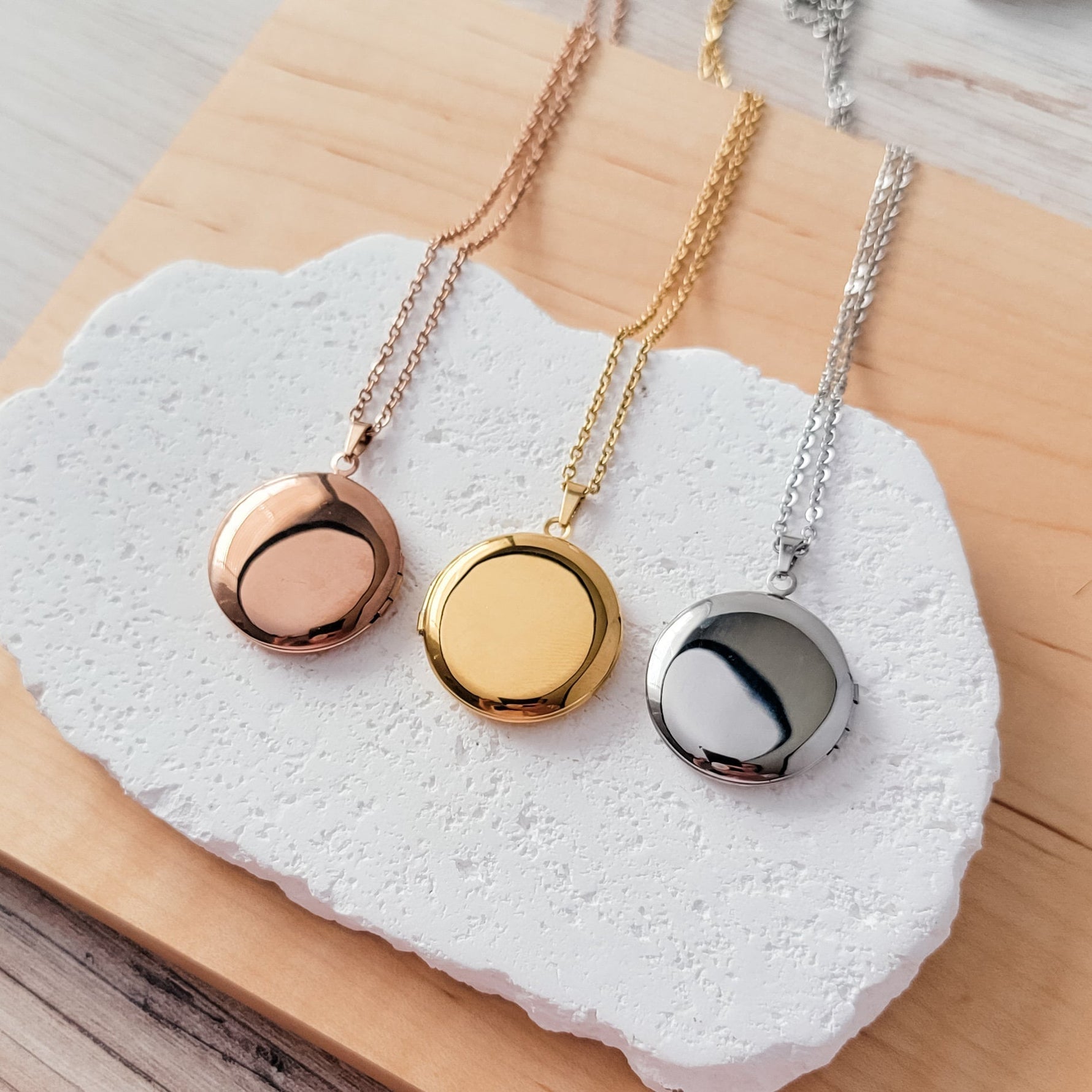 Round Locket Necklace (Silver, Gold, or Rose Gold), 1 Total, Metal Blank 10 - 