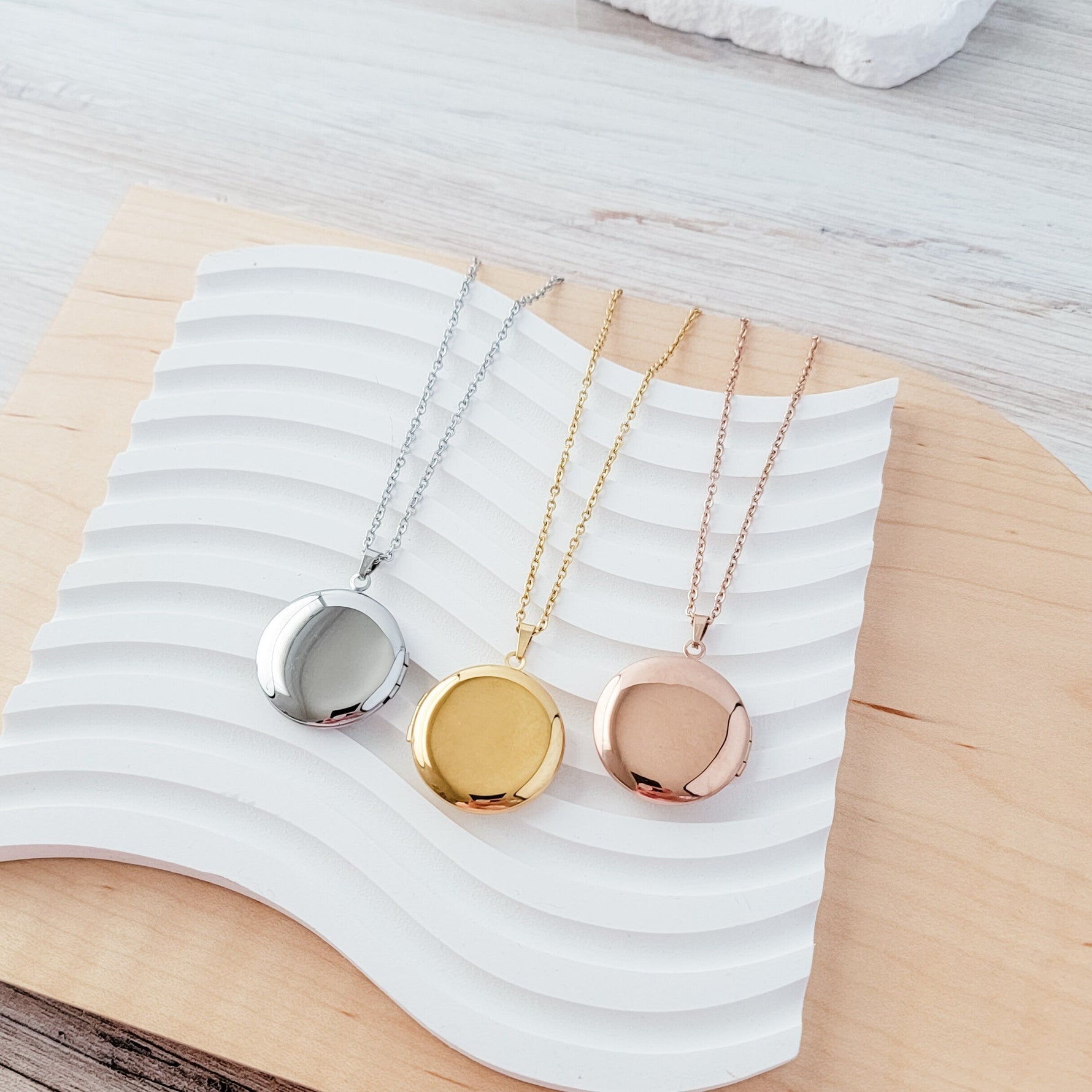 Round Locket Necklace (Silver, Gold, or Rose Gold), 1 Total, Metal Blank 10 - 