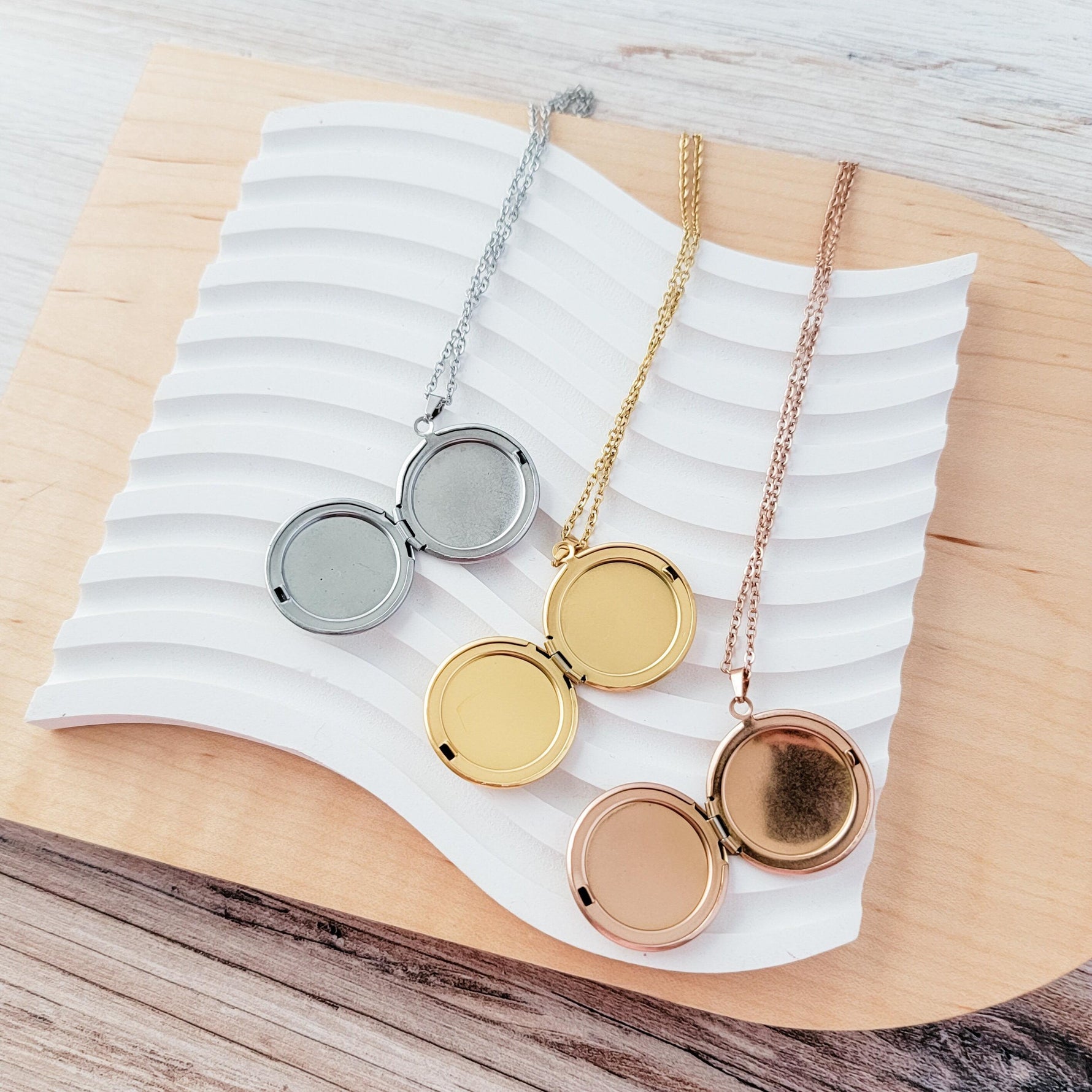 Round Locket Necklace (Silver, Gold, or Rose Gold), 1 Total, Metal Blank 10 - 