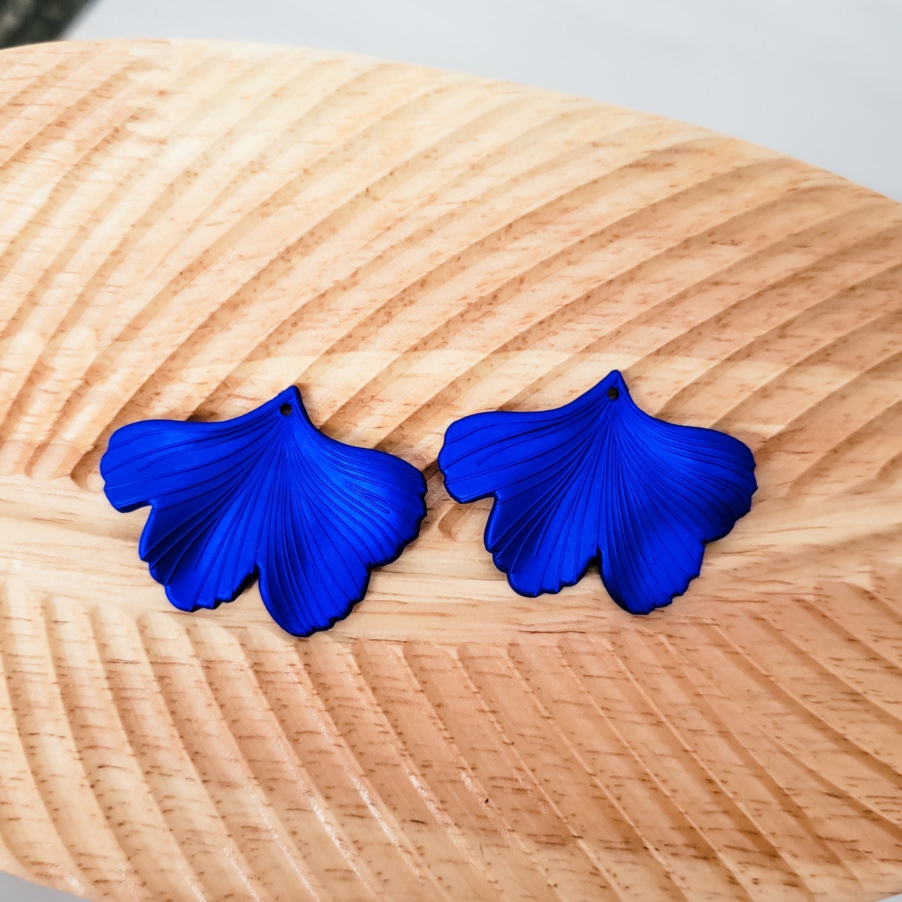 Satin Cobalt Blue Ginkgo Leaf Pendants, 10 Pieces, Ginkgo 21 - 