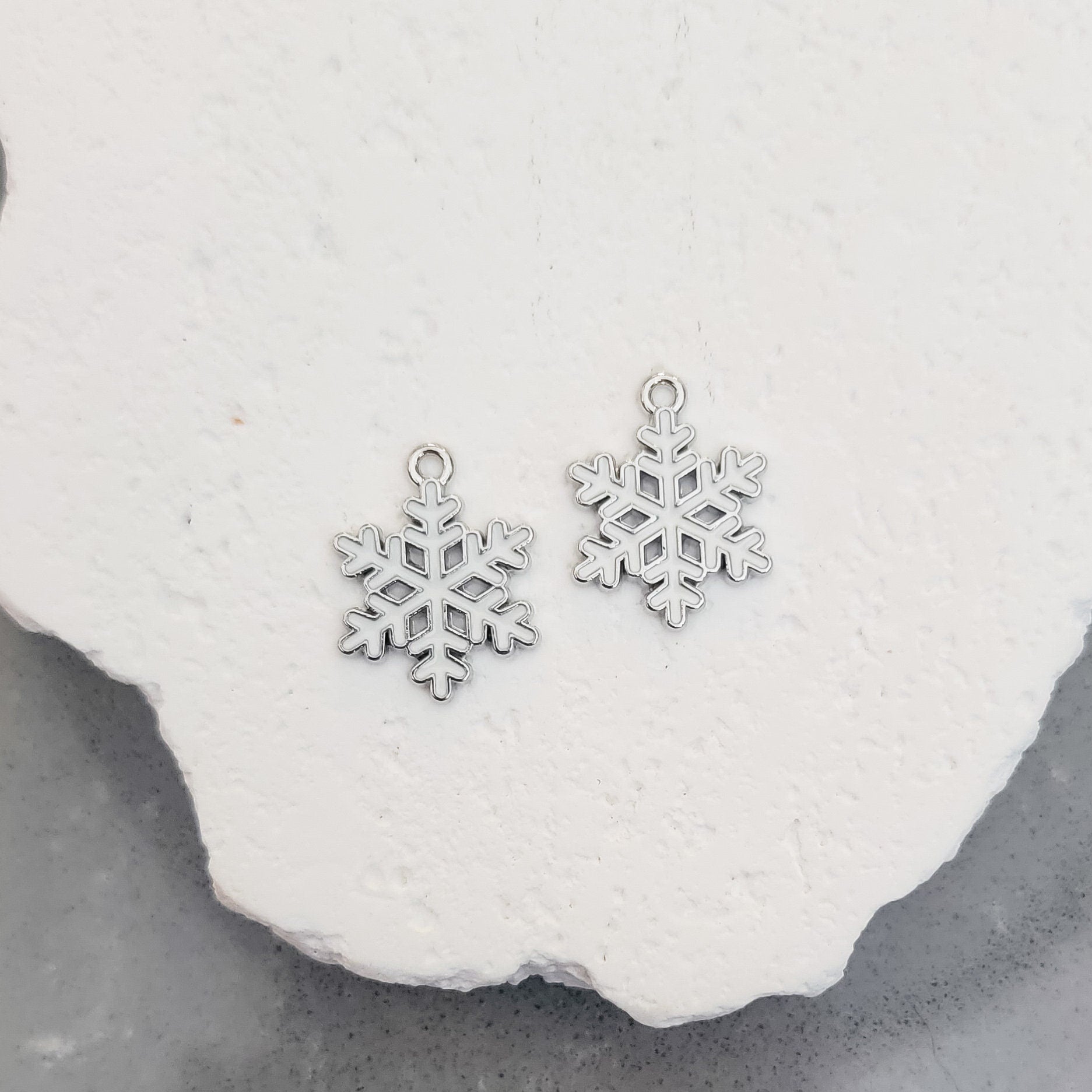 Silver and White Snowflake Enamel and Alloy Pendant Charm, 10 Pieces, Charm 23 - 