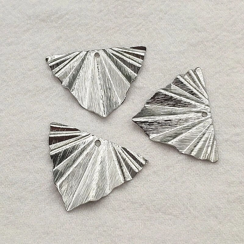 Silver Brushed Brass Triangle Art Deco Charms, 10 Pieces, Charm 97 - 