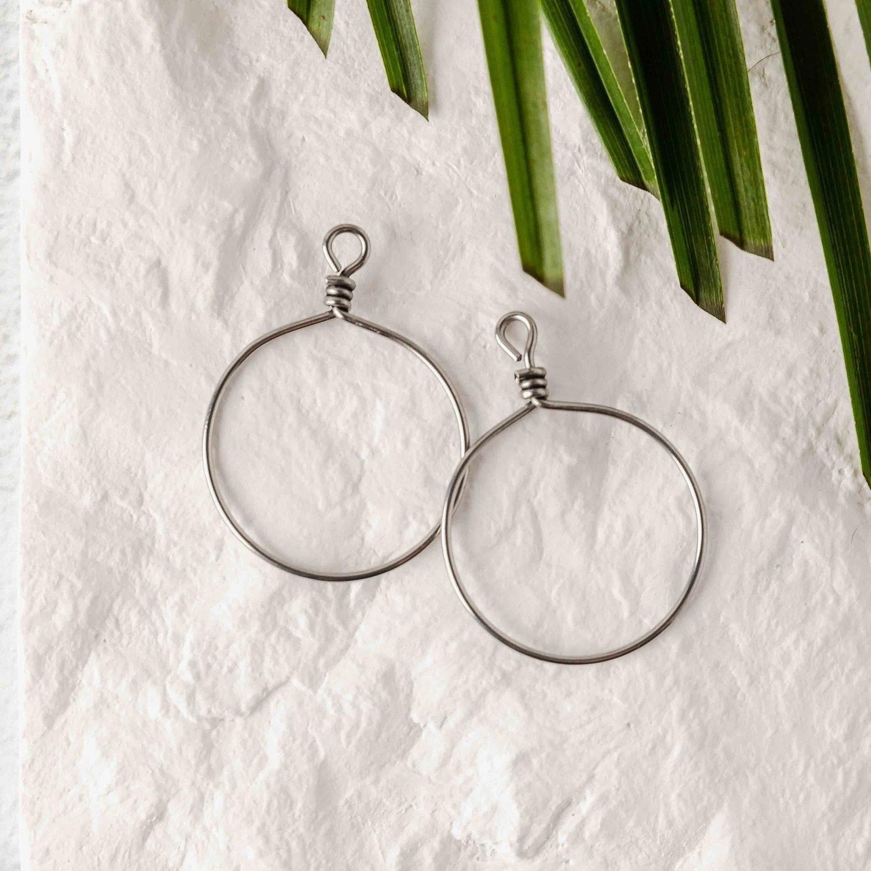 Silver Stainless Steel Round Fringe Hoop, 2 Pieces, Connector 68 - 