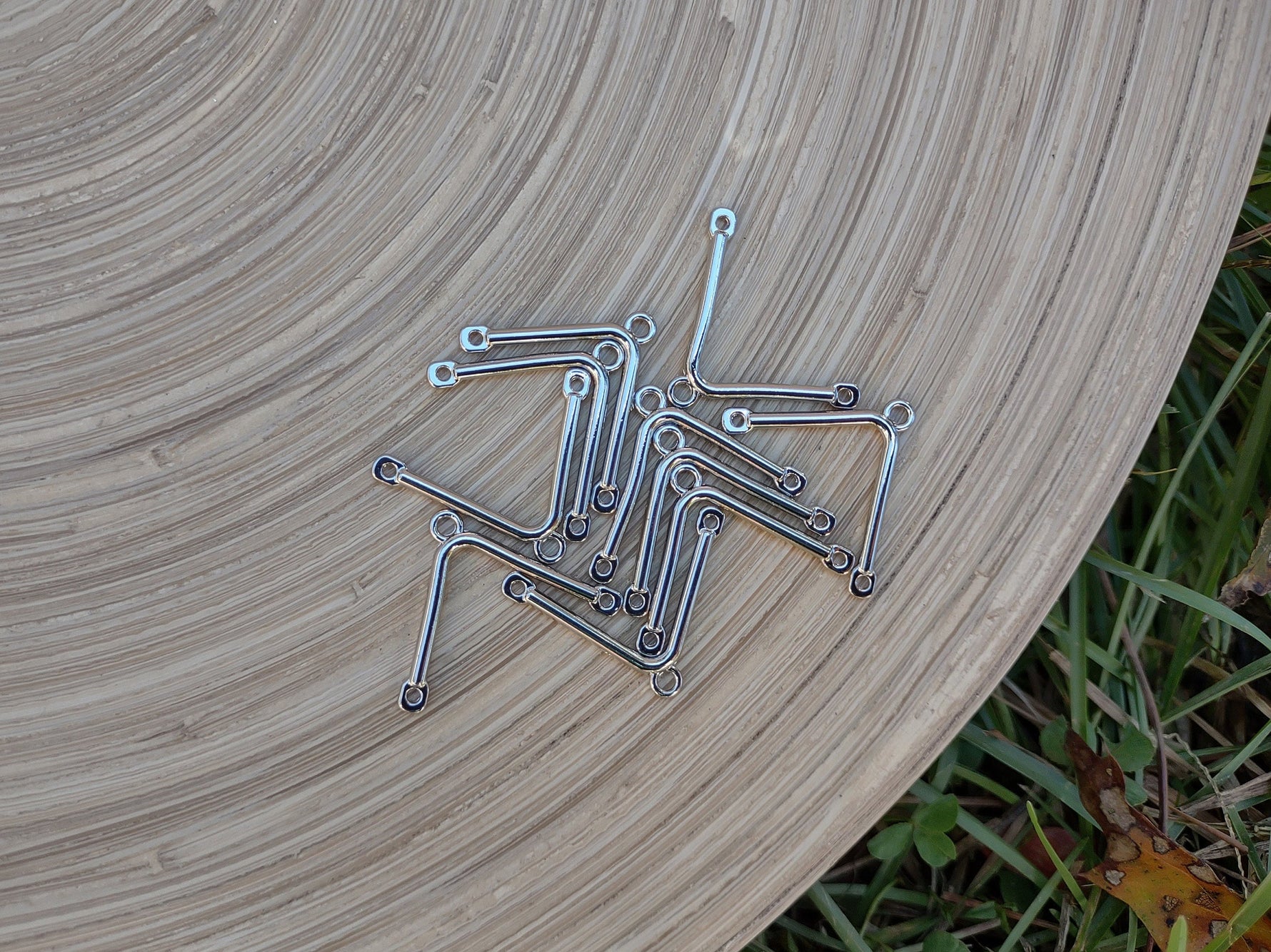 Silver V Shape Connector, 10 Pieces - 